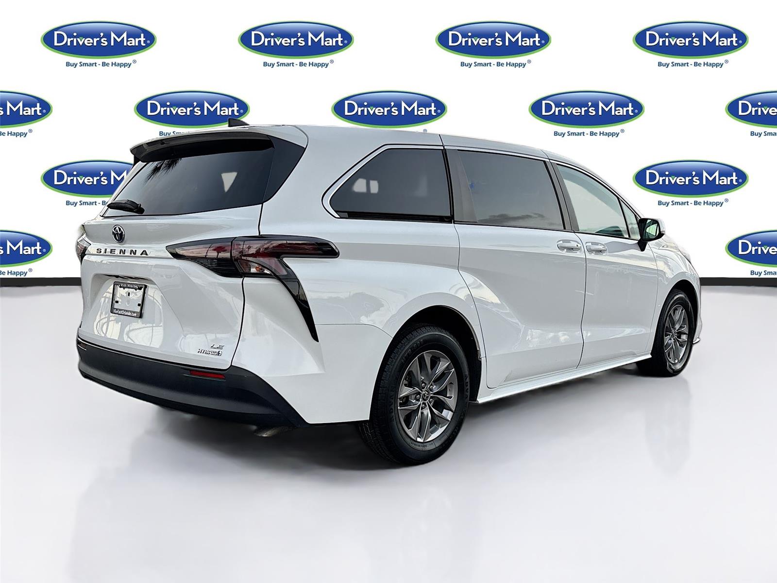 2024 Toyota Sienna LE 8-Passenger