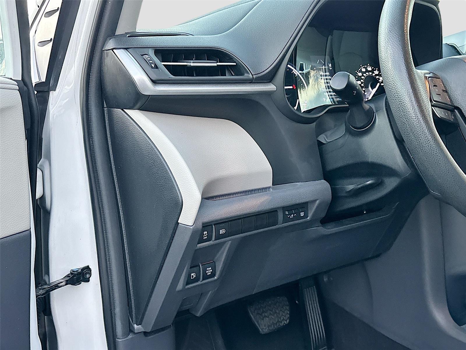 2024 Toyota Sienna LE 8-Passenger