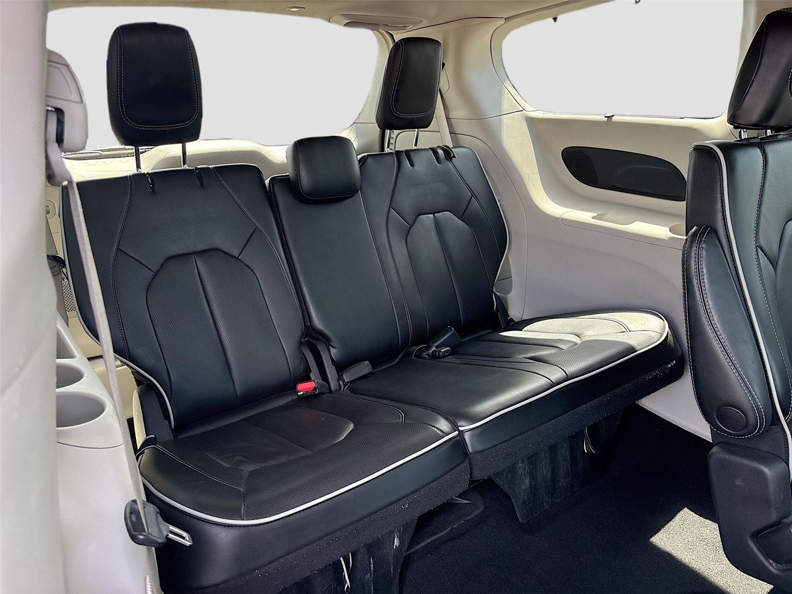 2023 CHRYSLER PACIFICA LIMITE