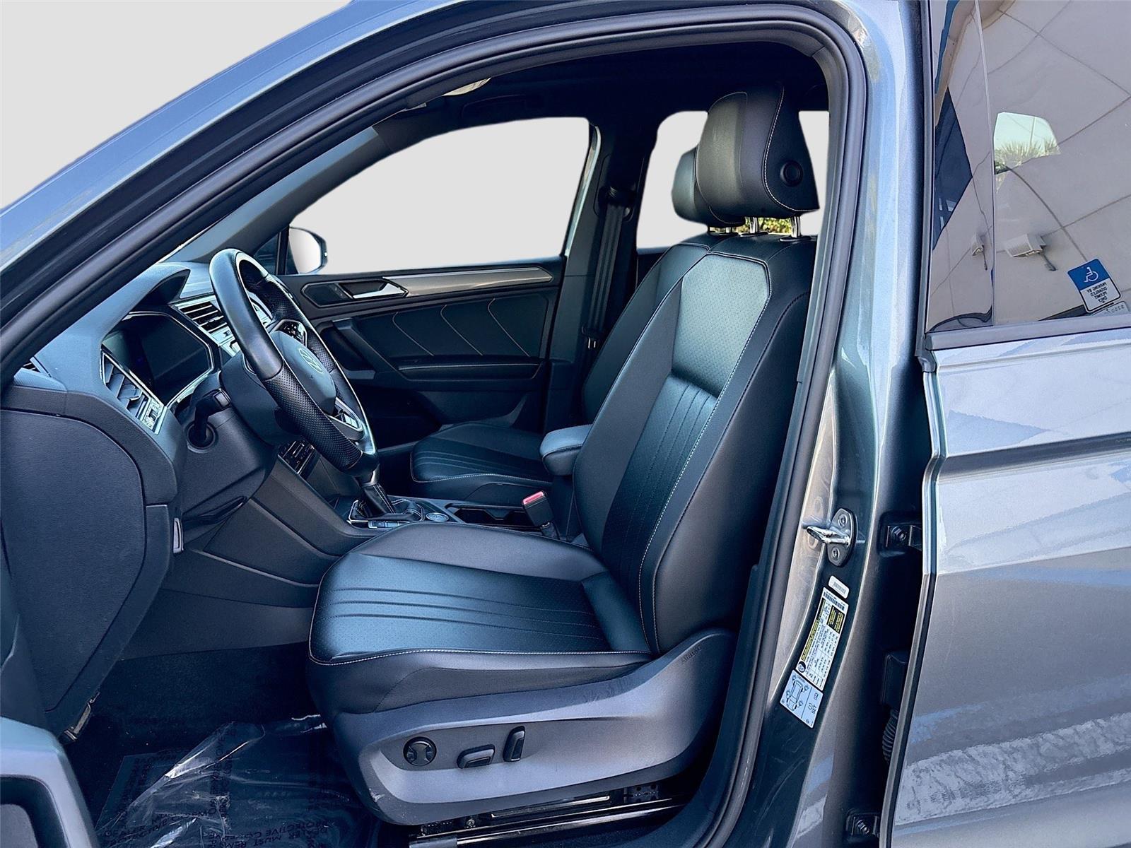 2022 Volkswagen Tiguan SE R-Line Black