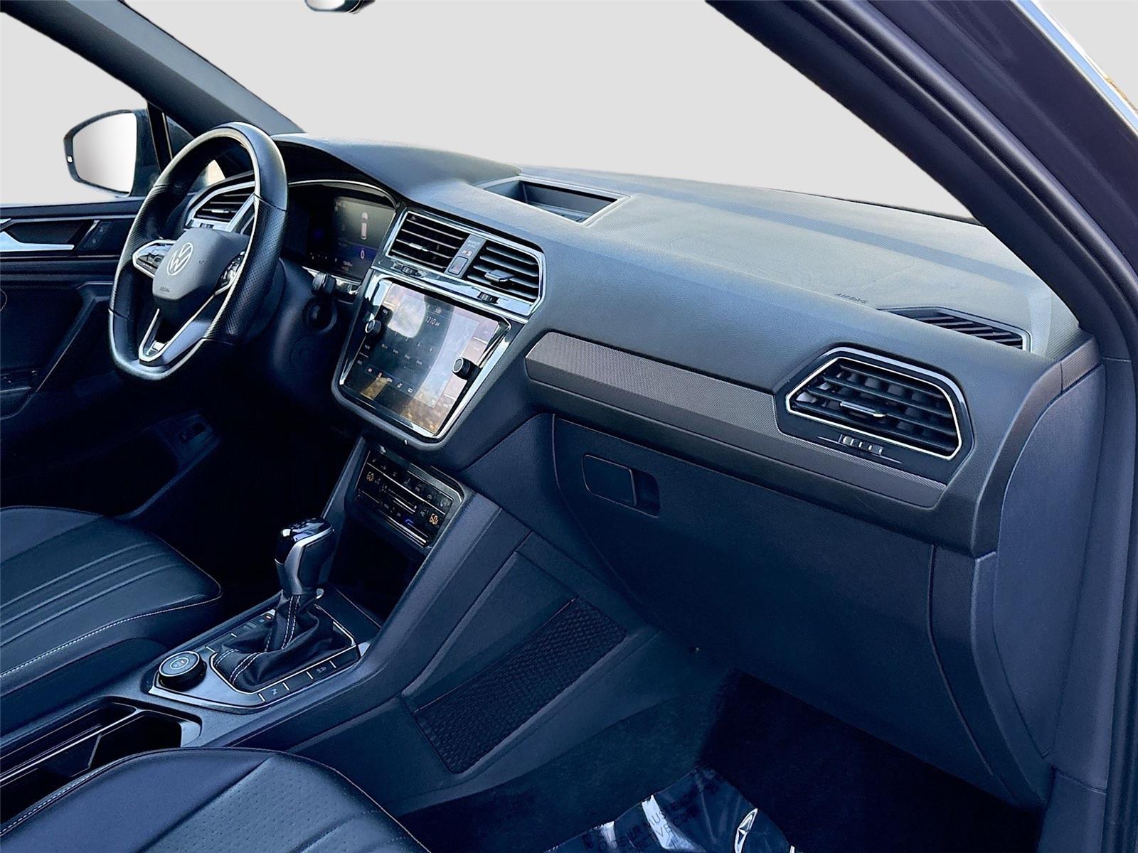 2022 Volkswagen Tiguan SE R-Line Black