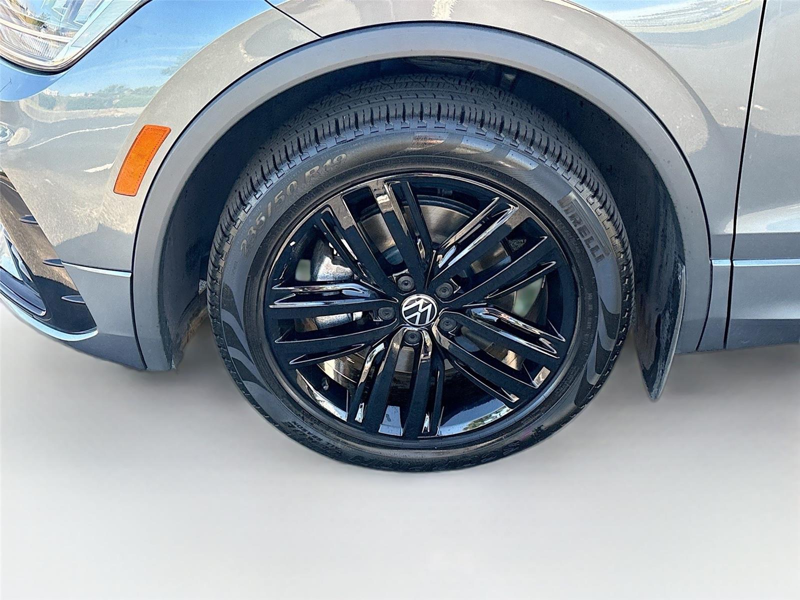 2022 Volkswagen Tiguan SE R-Line Black