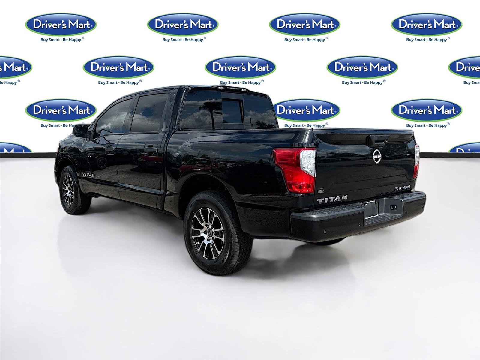 2023 Nissan Titan SV