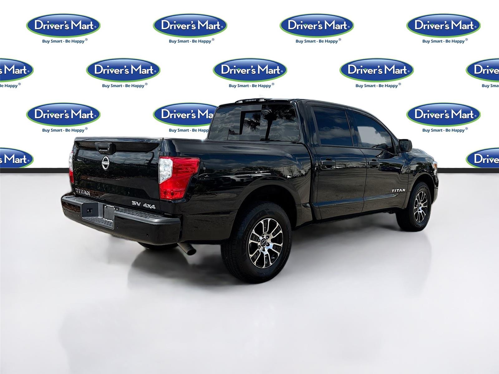 2023 Nissan Titan SV