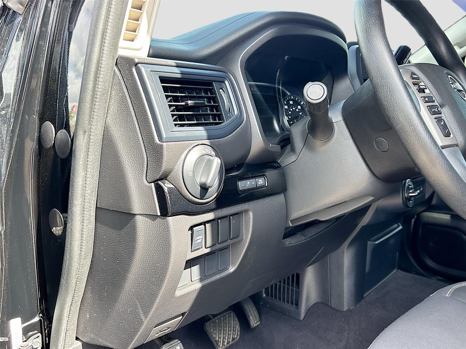 2023 Nissan Titan SV