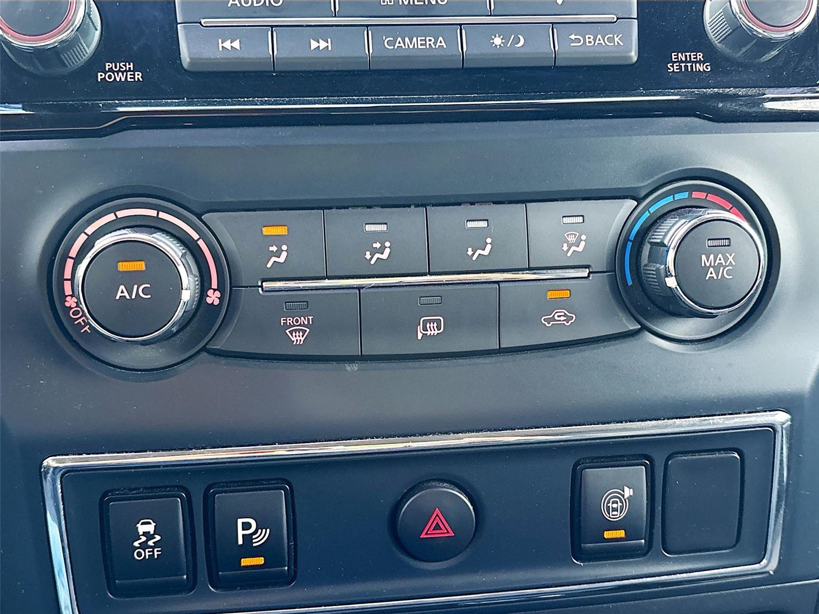 2023 Nissan Titan SV