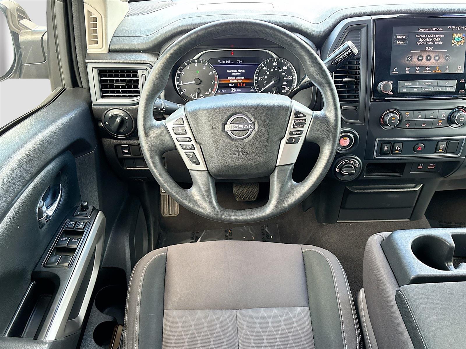 2023 Nissan Titan SV