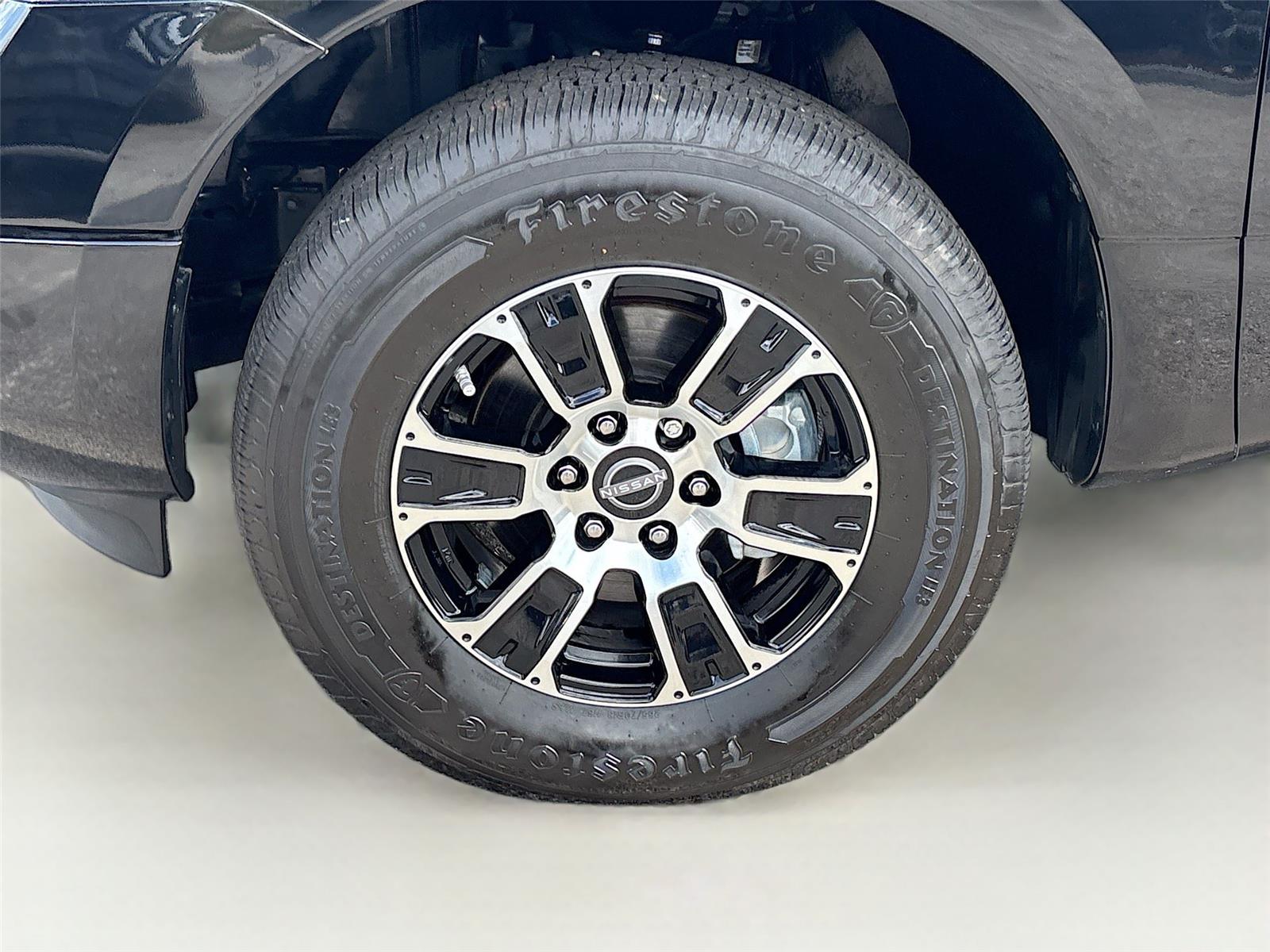 2023 Nissan Titan SV