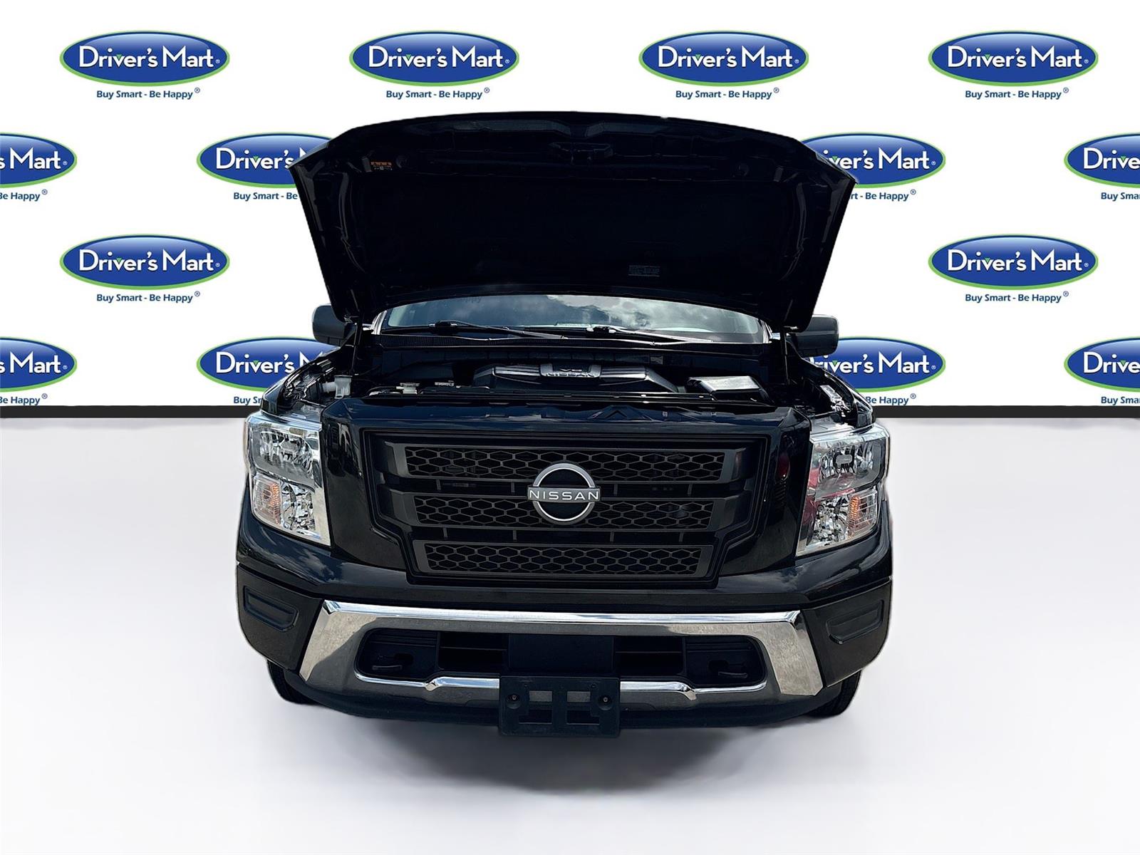 2023 Nissan Titan SV