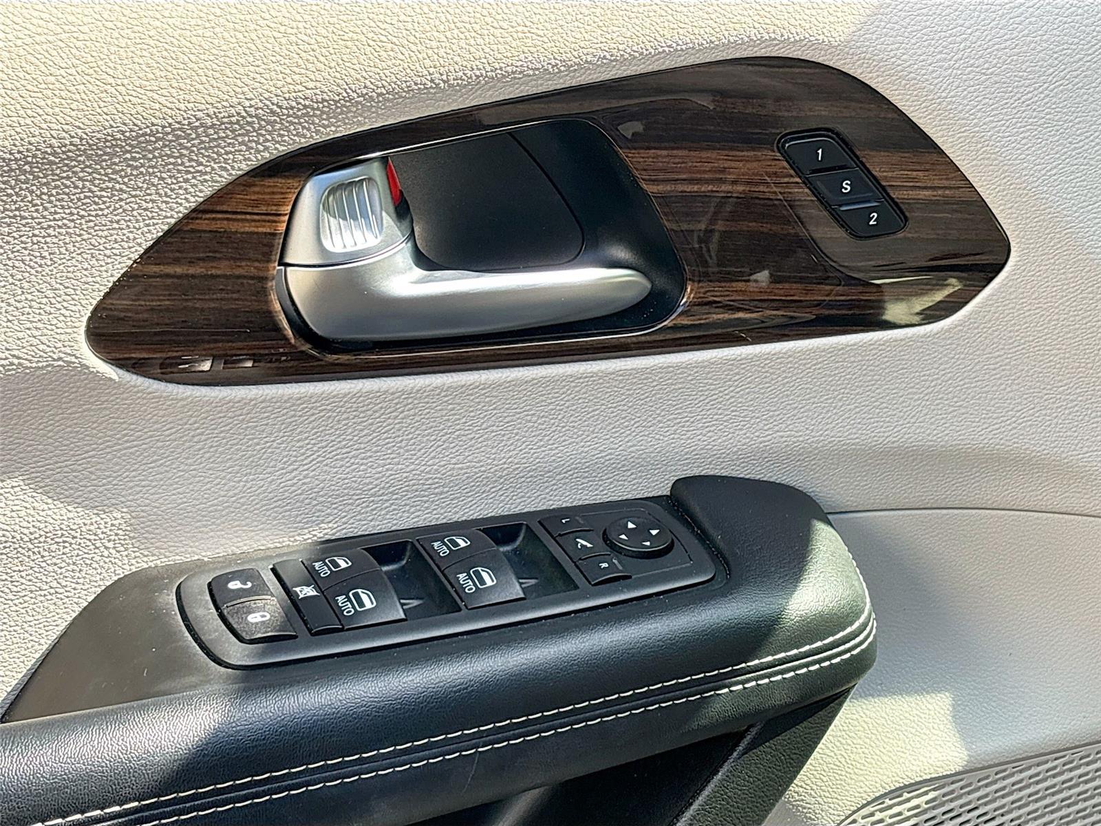 2021 Chrysler Pacifica Hybrid Limited