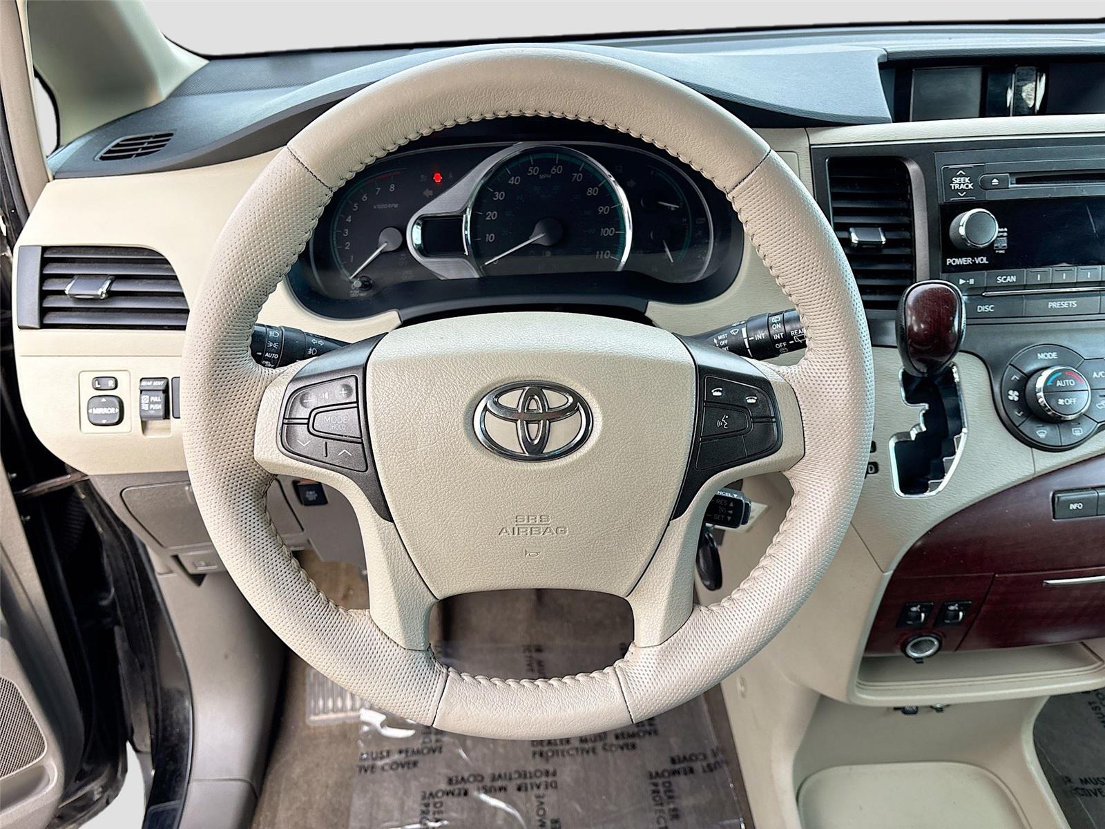 2014 Toyota Sienna XLE 7-Passenger