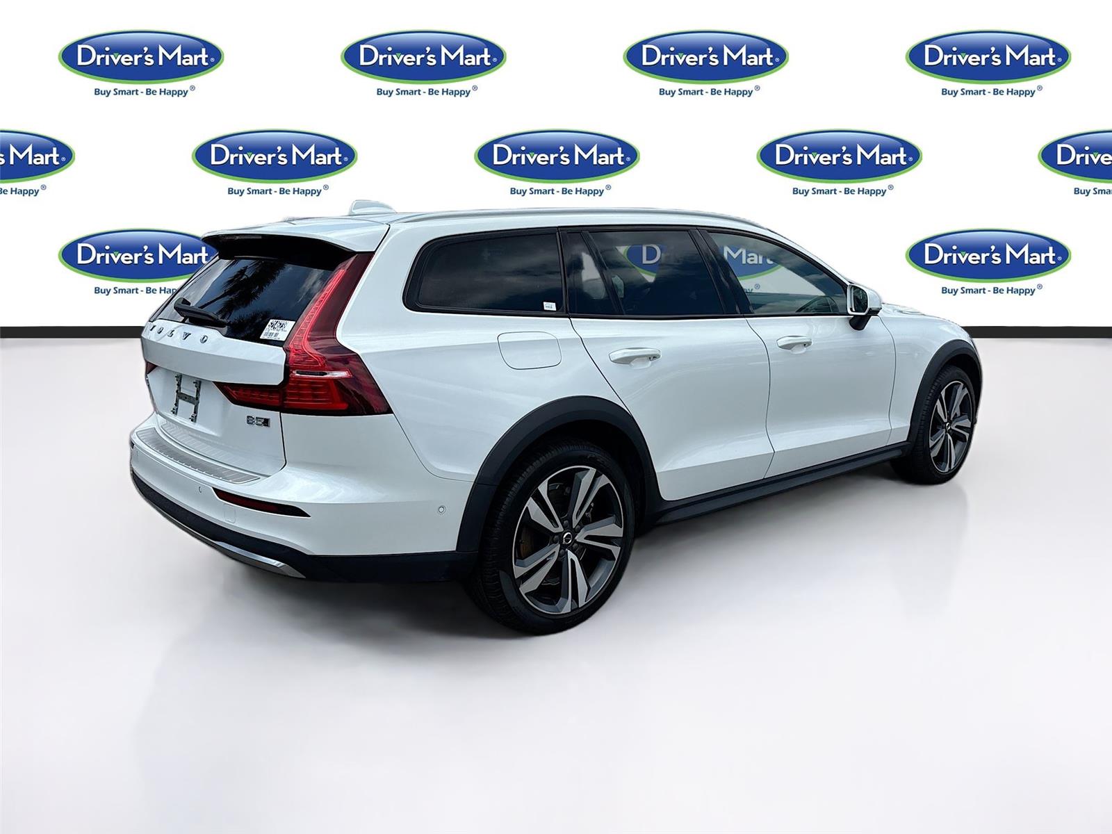 2025 Volvo V60 Cross Country Plus