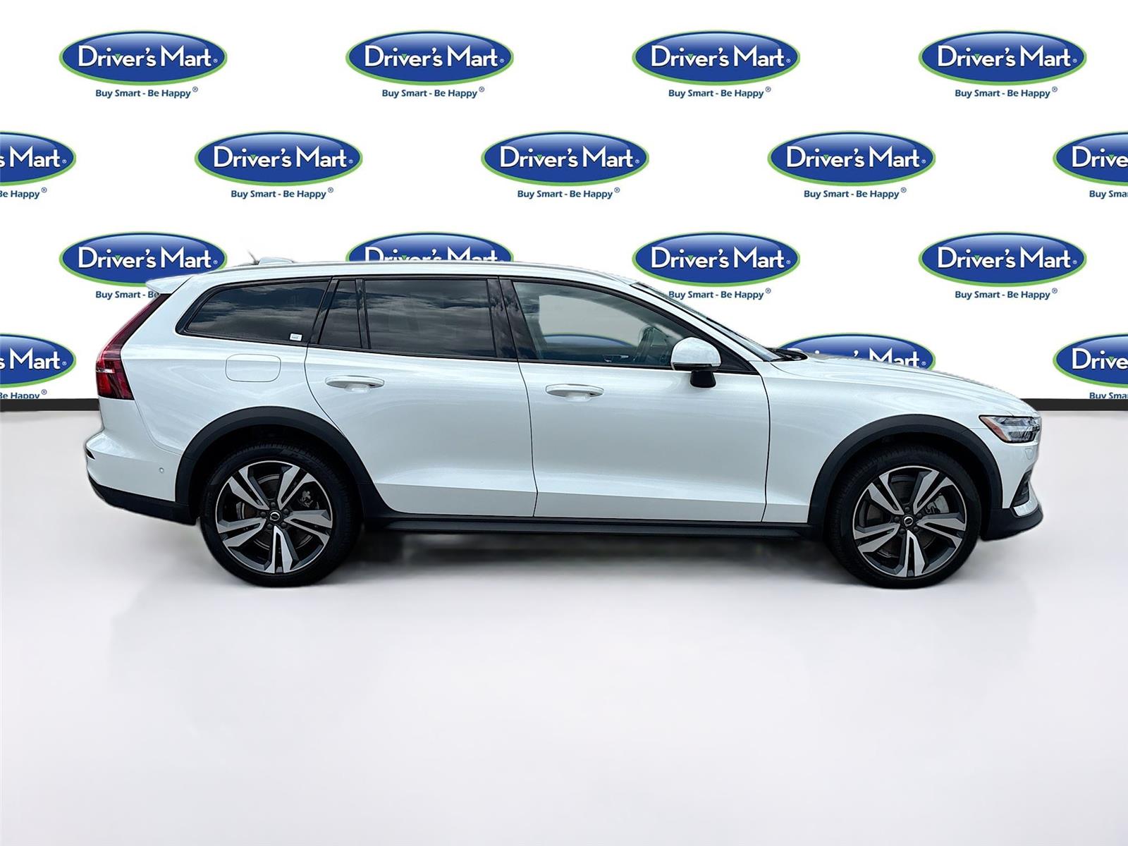 2025 Volvo V60 Cross Country Plus
