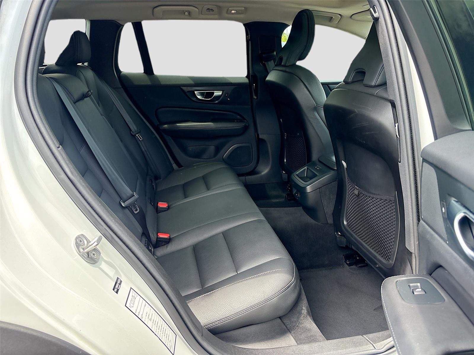 2025 Volvo V60 Cross Country Plus