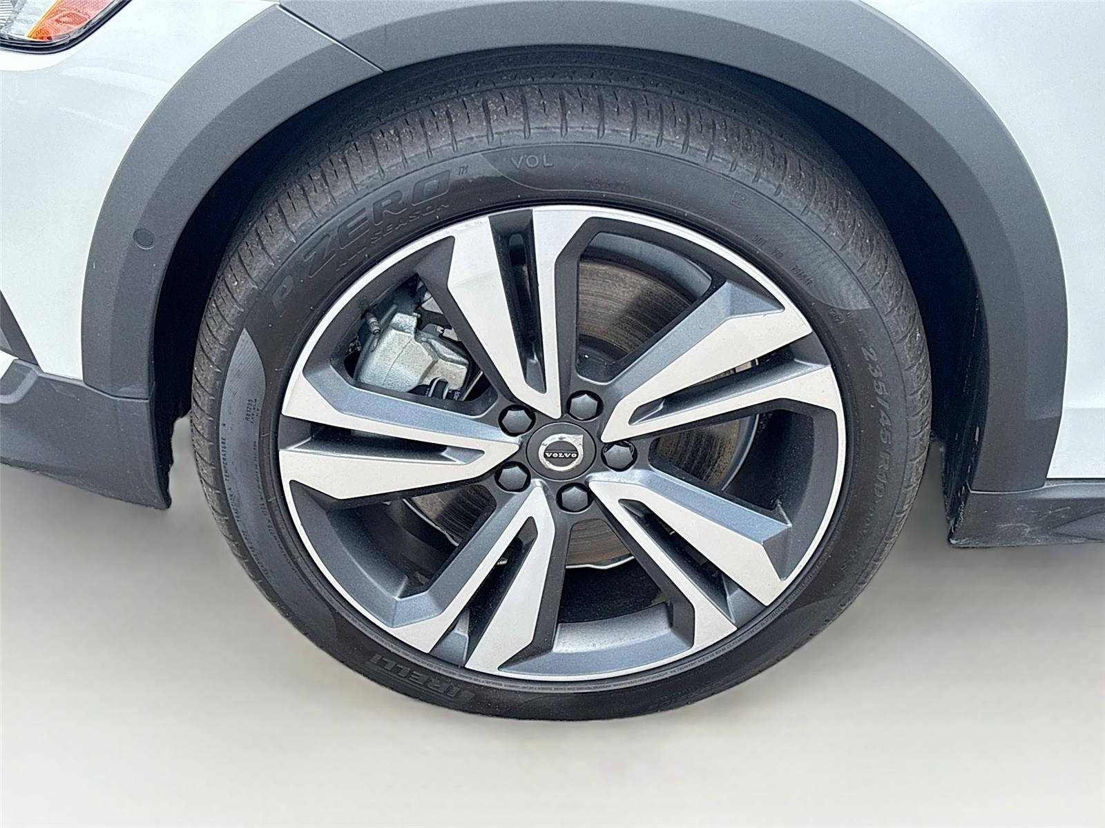 2025 Volvo V60 Cross Country Plus