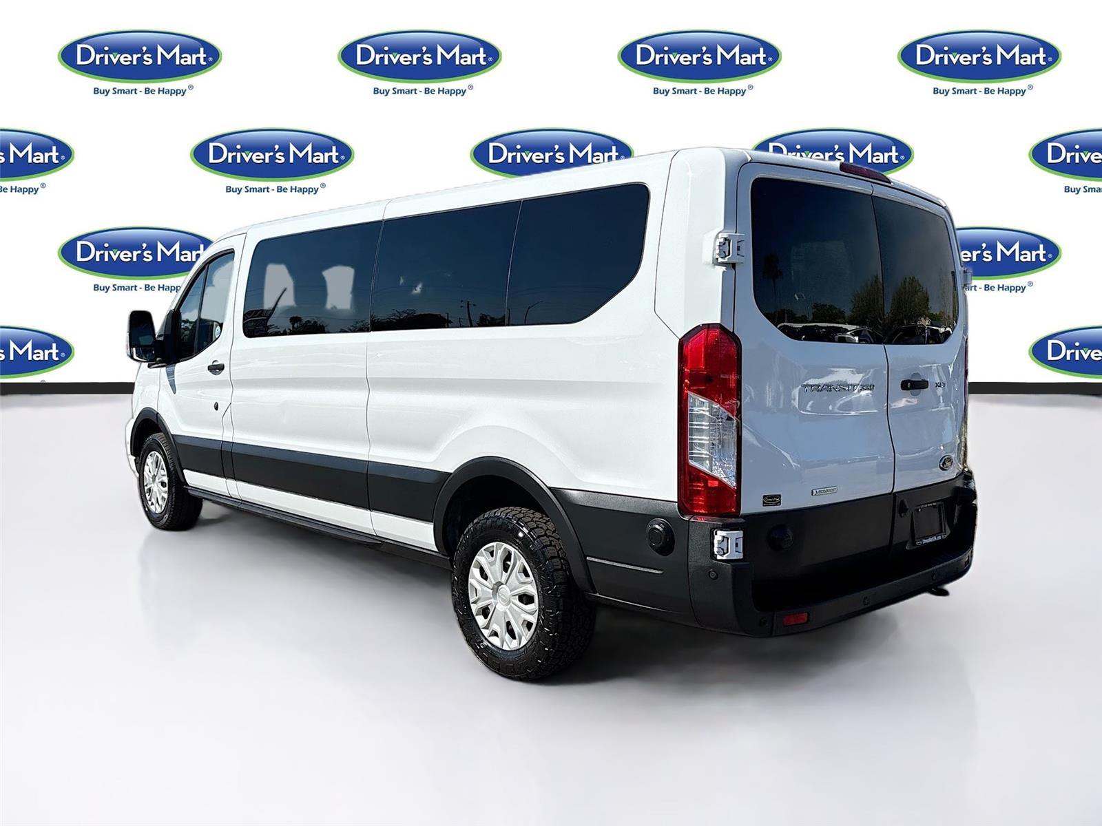 2024 Ford Transit Passenger Wagon XLT