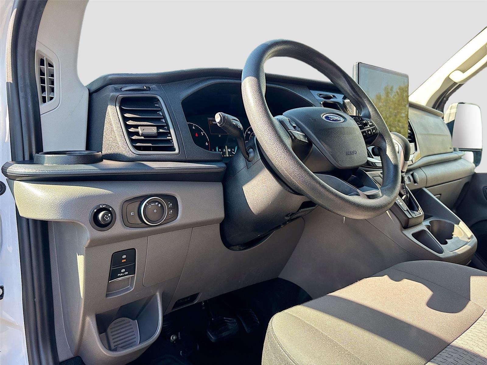 2024 Ford Transit Passenger Wagon XLT