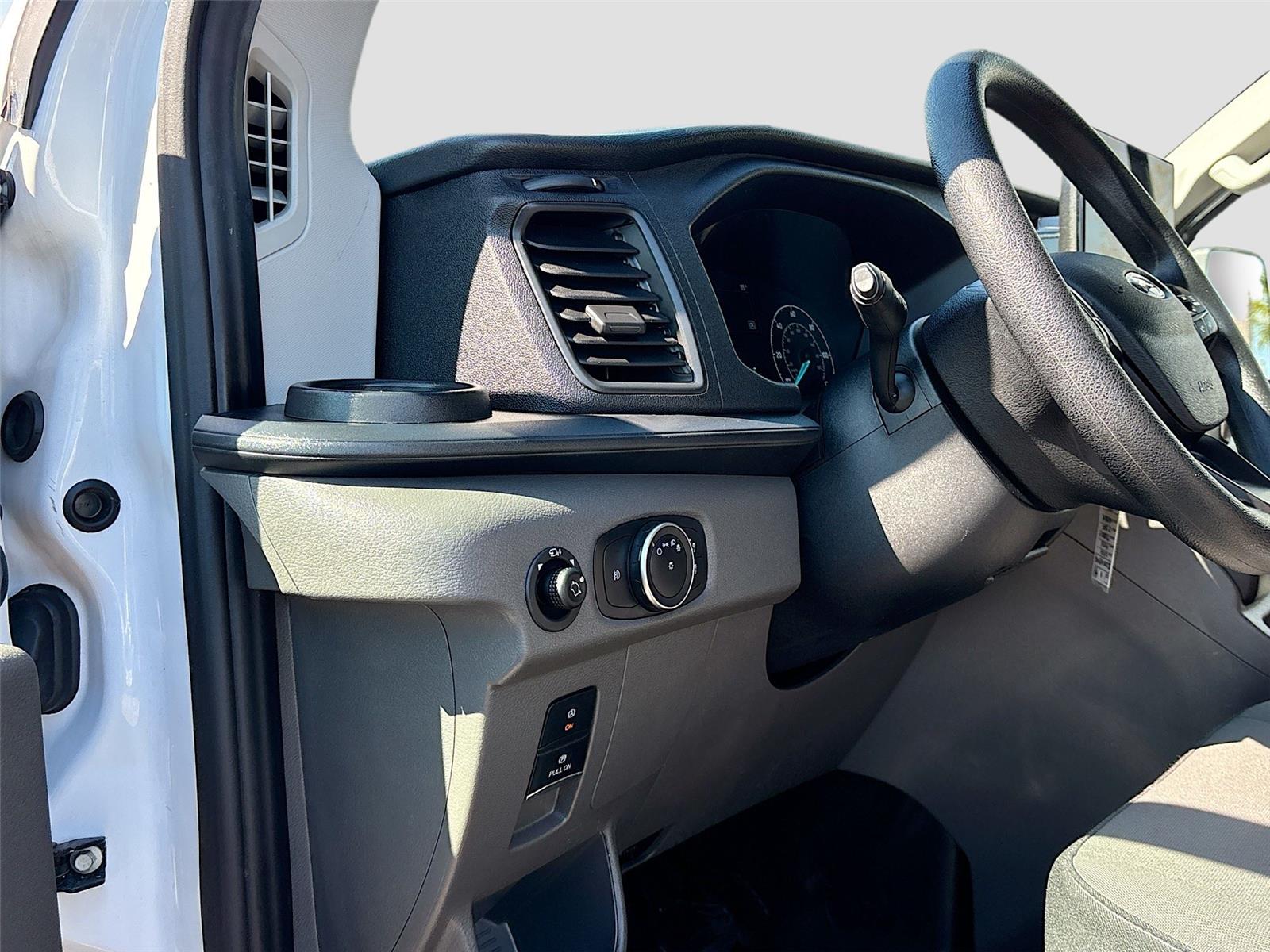 2024 Ford Transit Passenger Wagon XLT