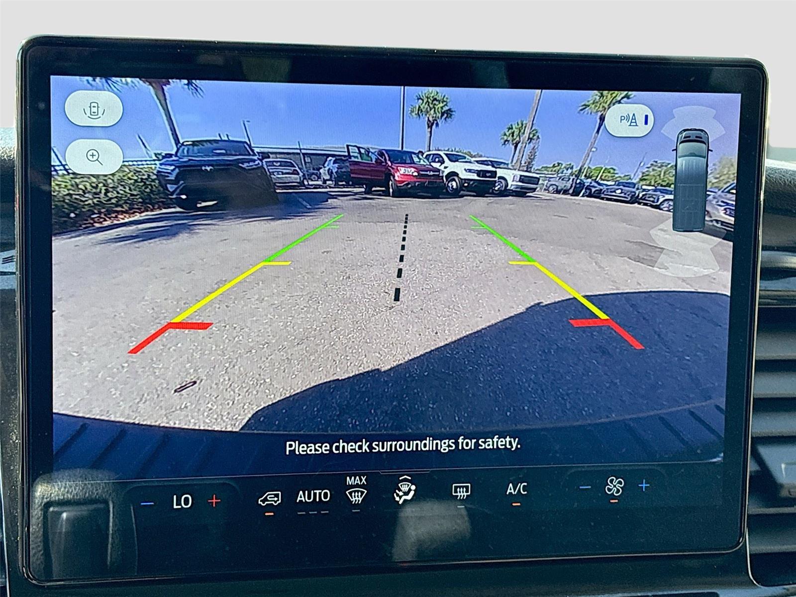 2024 Ford Transit Passenger Wagon XLT