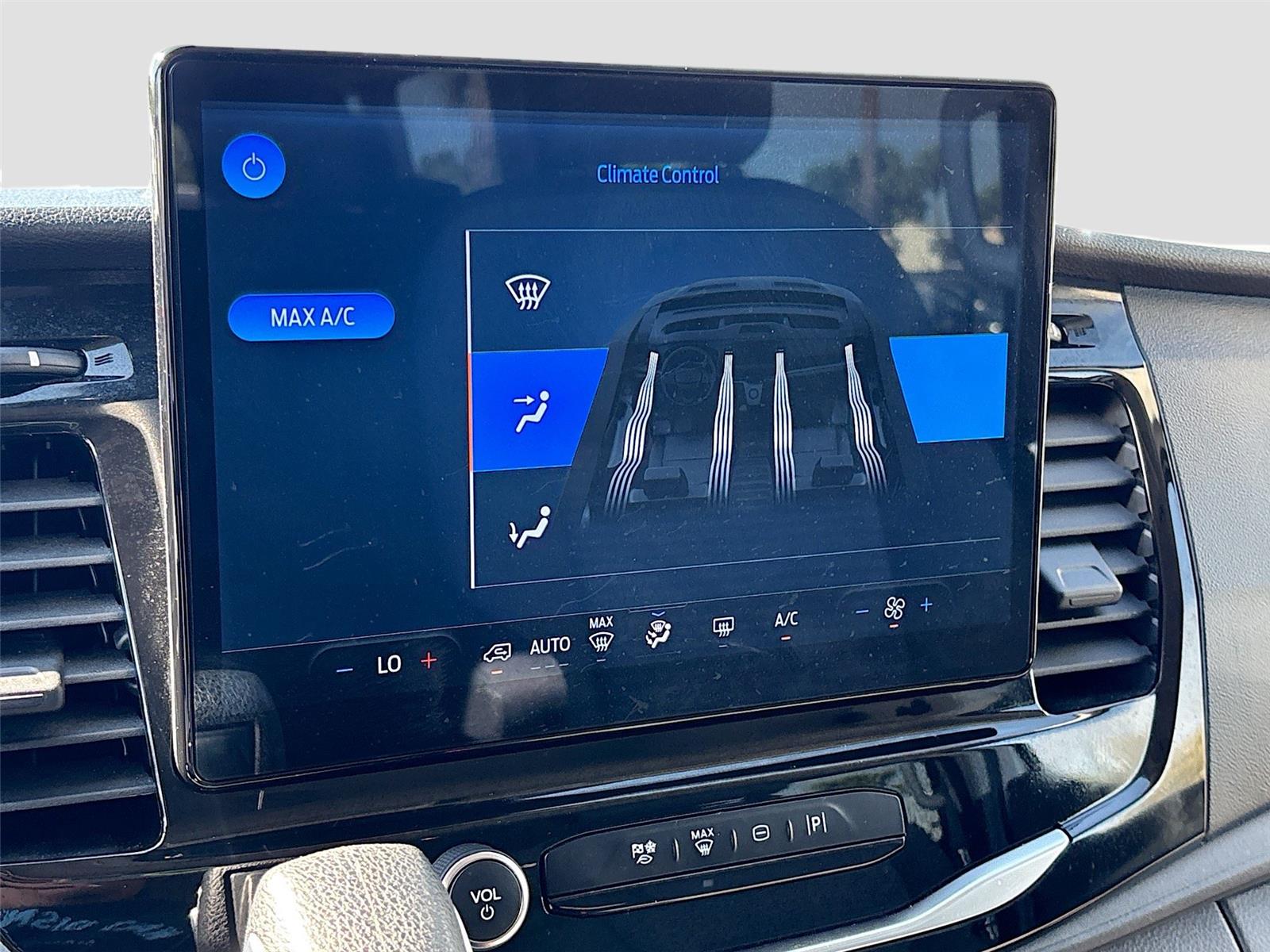 2024 Ford Transit Passenger Wagon XLT