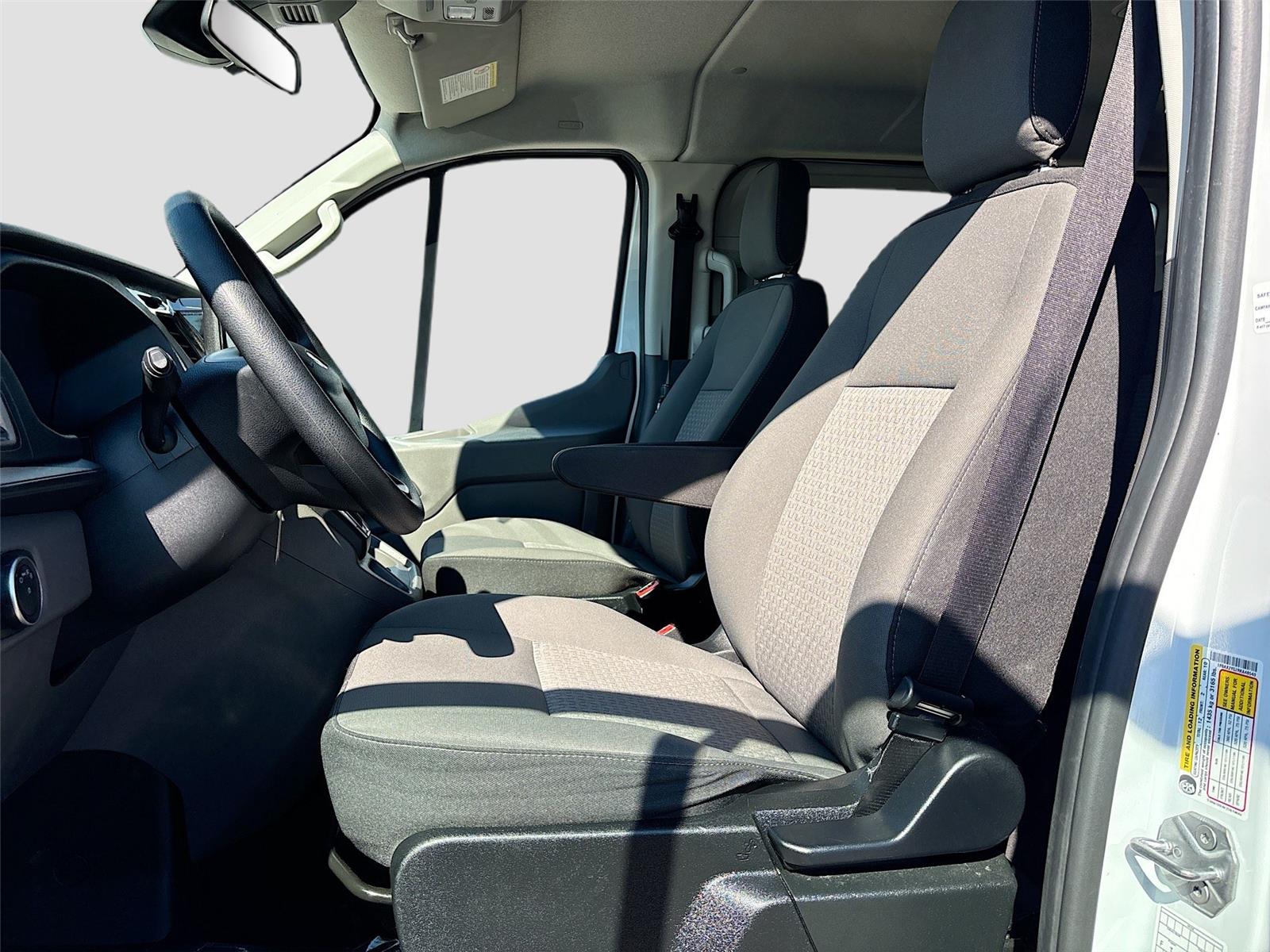 2024 Ford Transit Passenger Wagon XLT