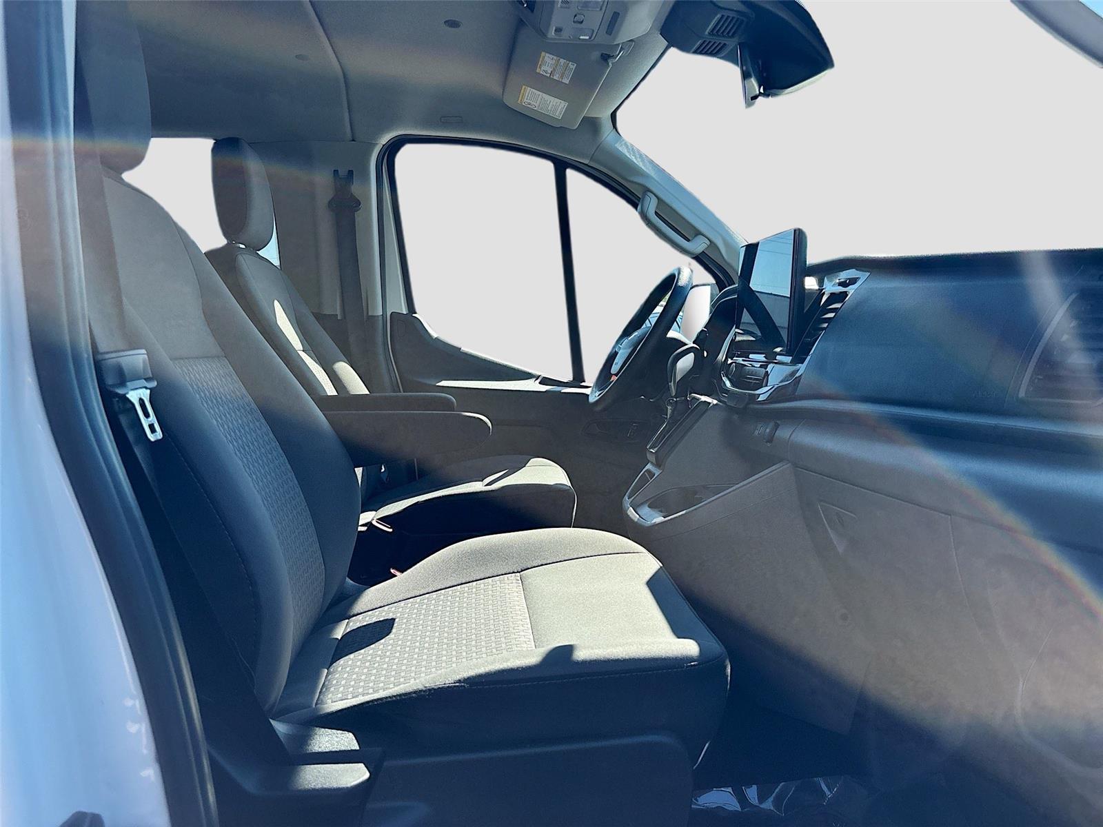 2024 Ford Transit Passenger Wagon XLT