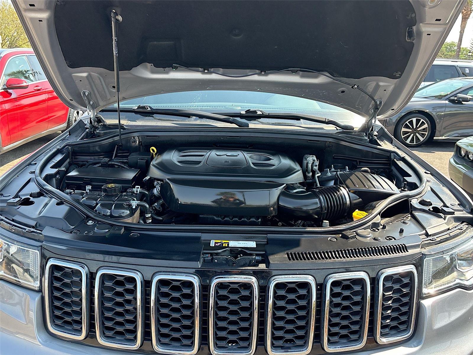 2020 Jeep Grand Cherokee Laredo E