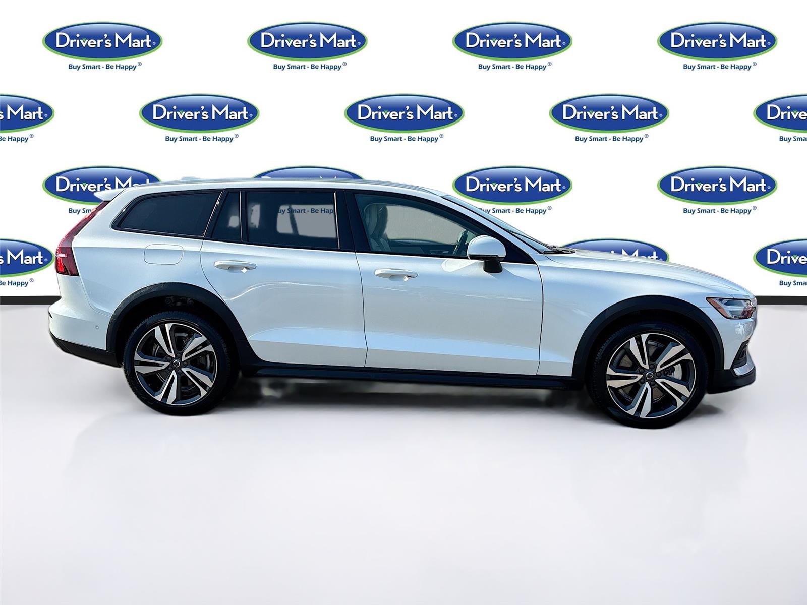 2025 Volvo V60 Cross Country Plus