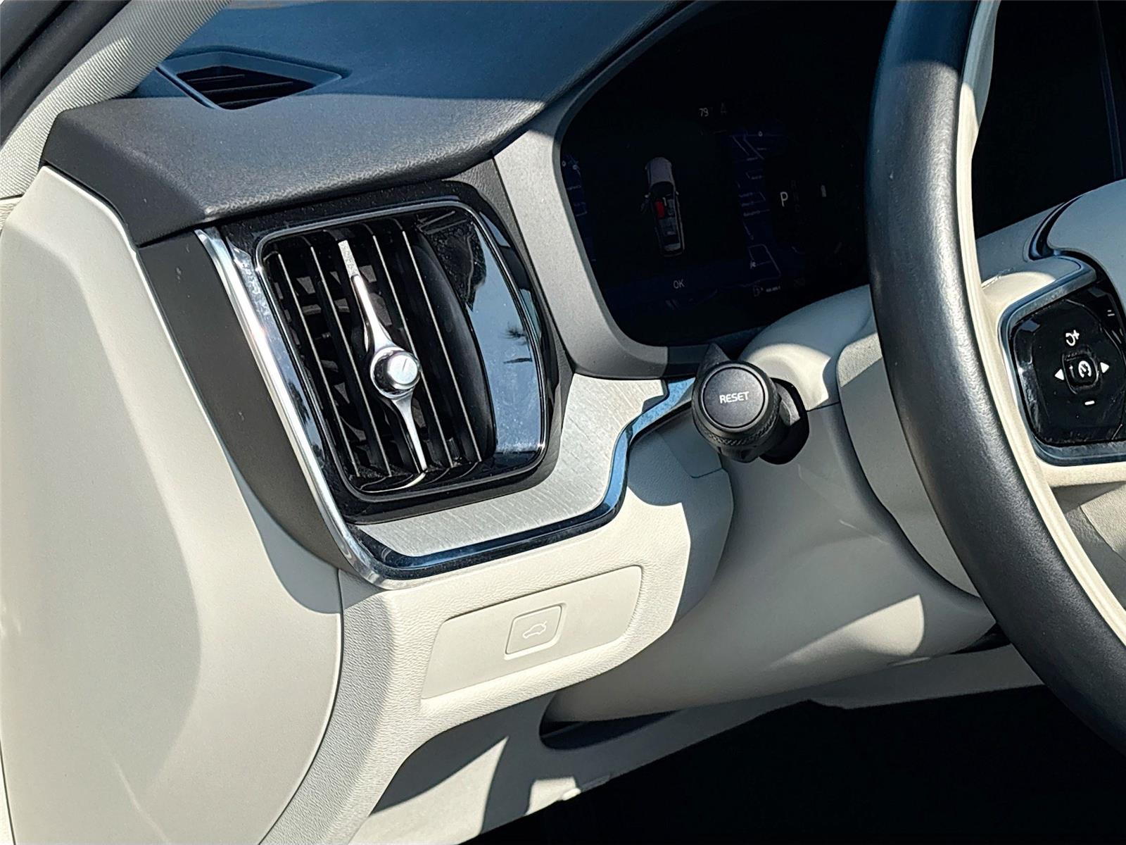 2025 Volvo V60 Cross Country Plus