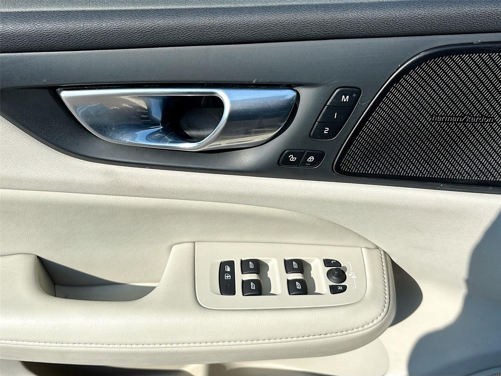 2025 Volvo V60 Cross Country Plus