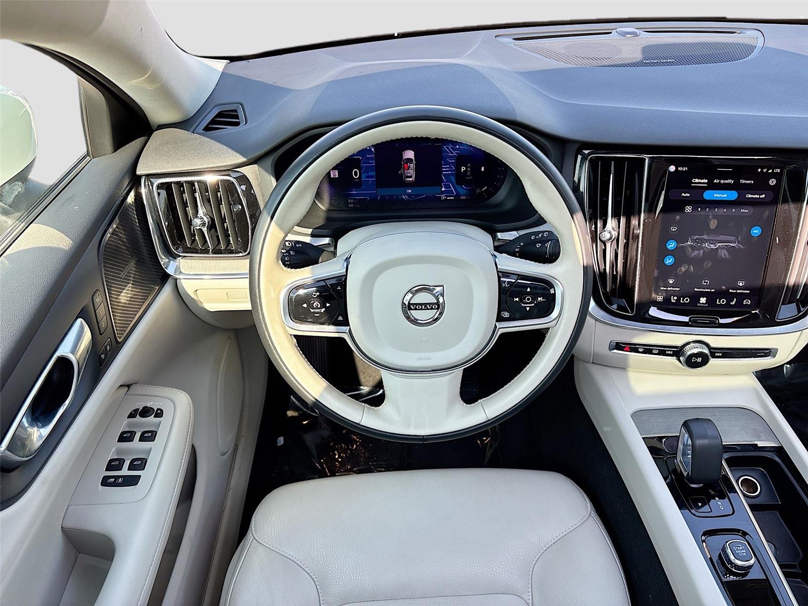 2025 Volvo V60 Cross Country Plus