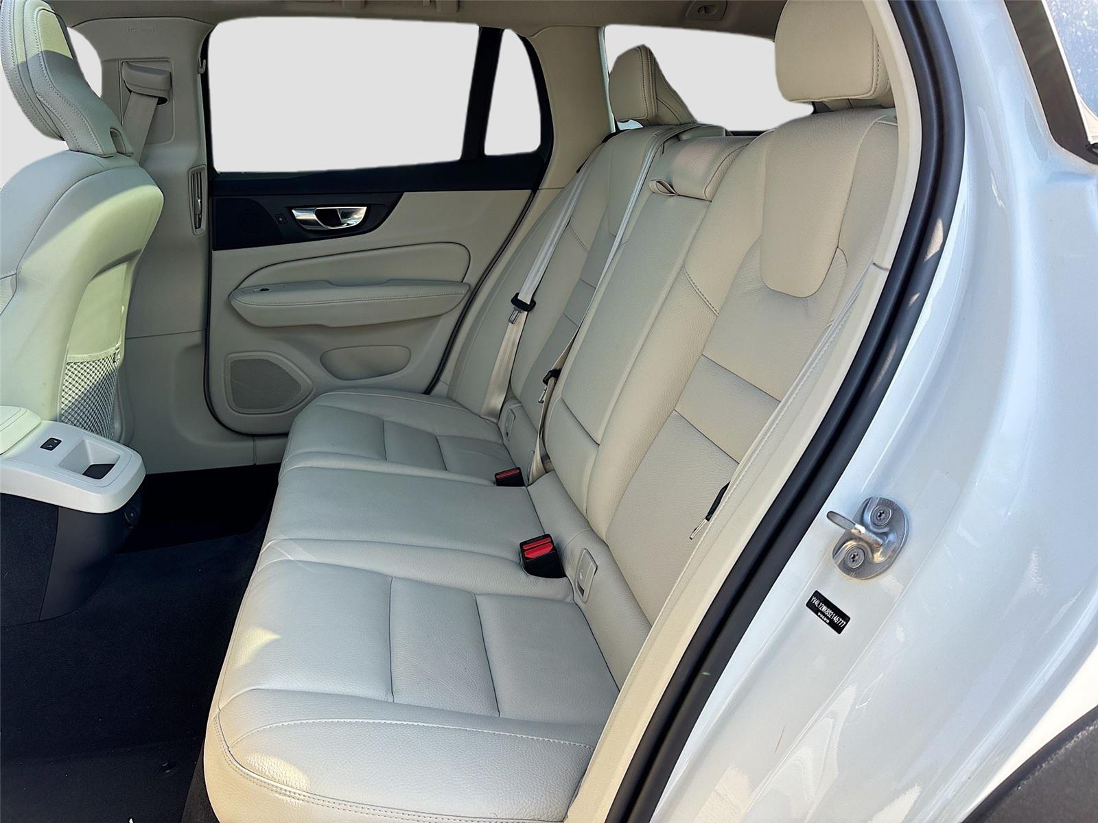 2025 Volvo V60 Cross Country Plus