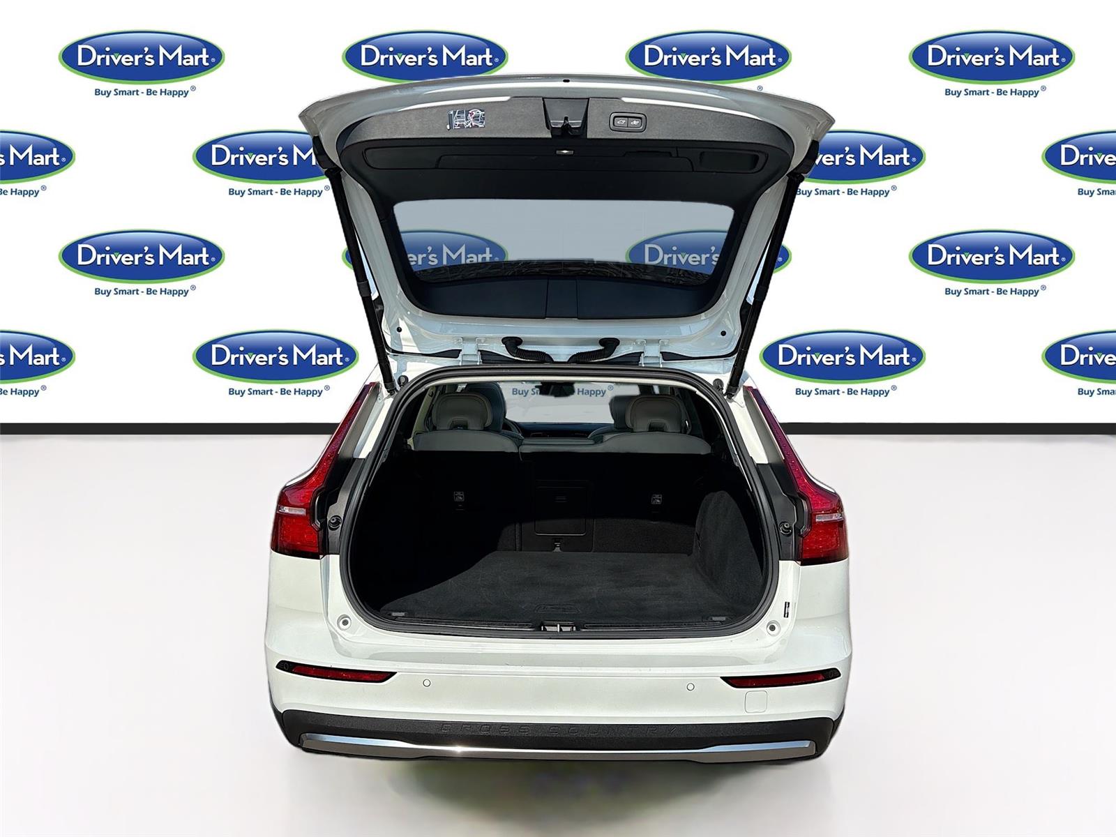 2025 Volvo V60 Cross Country Plus