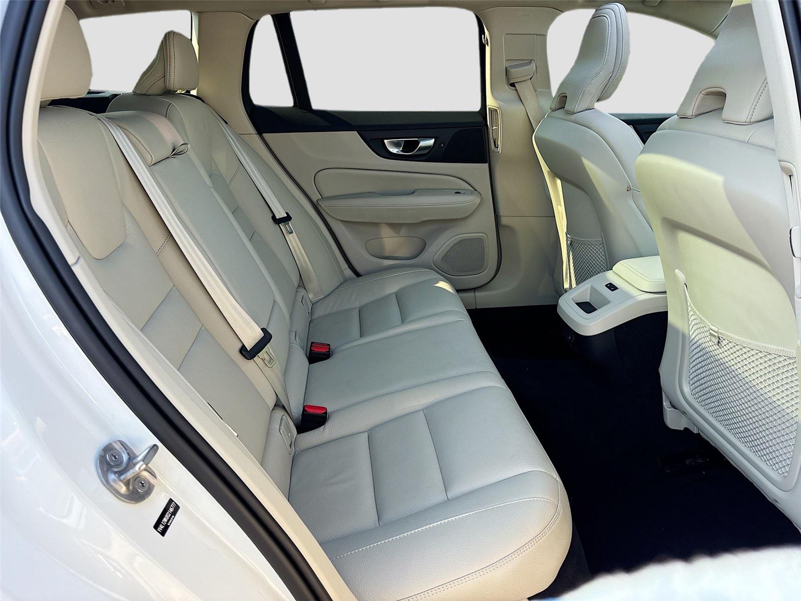 2025 Volvo V60 Cross Country Plus