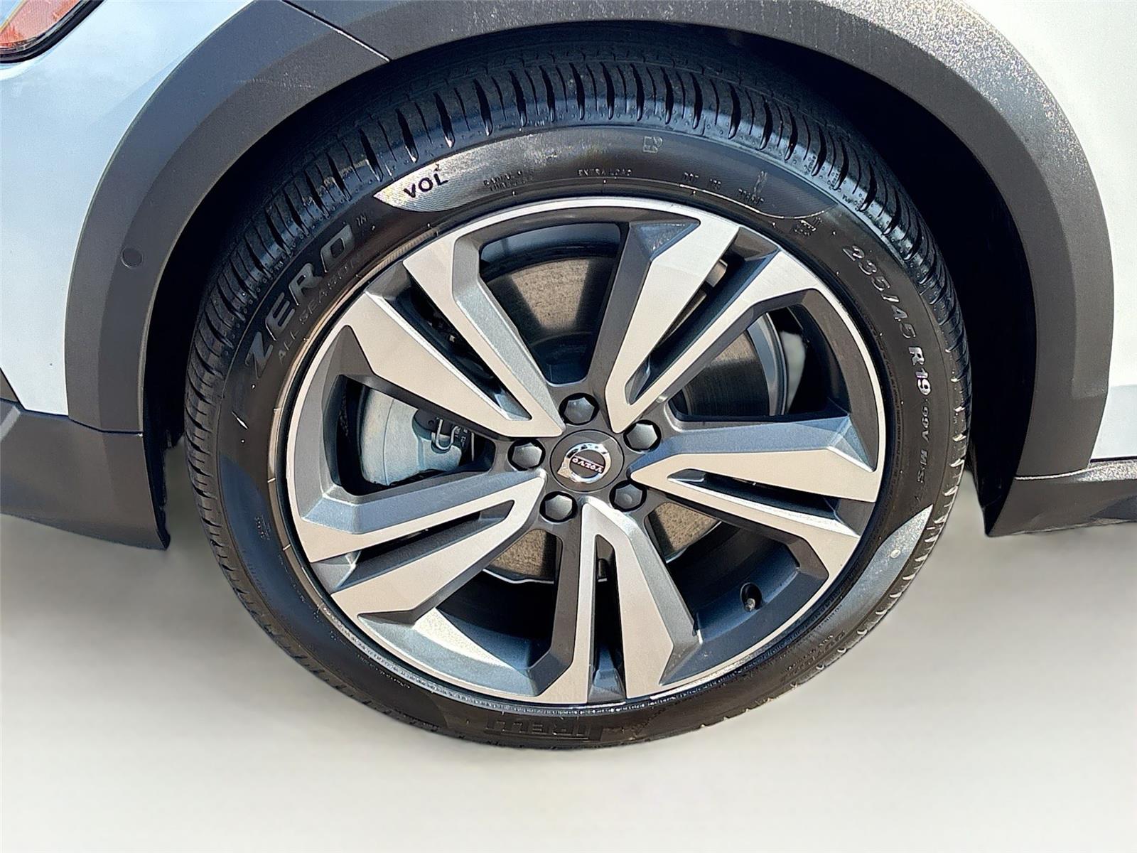 2025 Volvo V60 Cross Country Plus