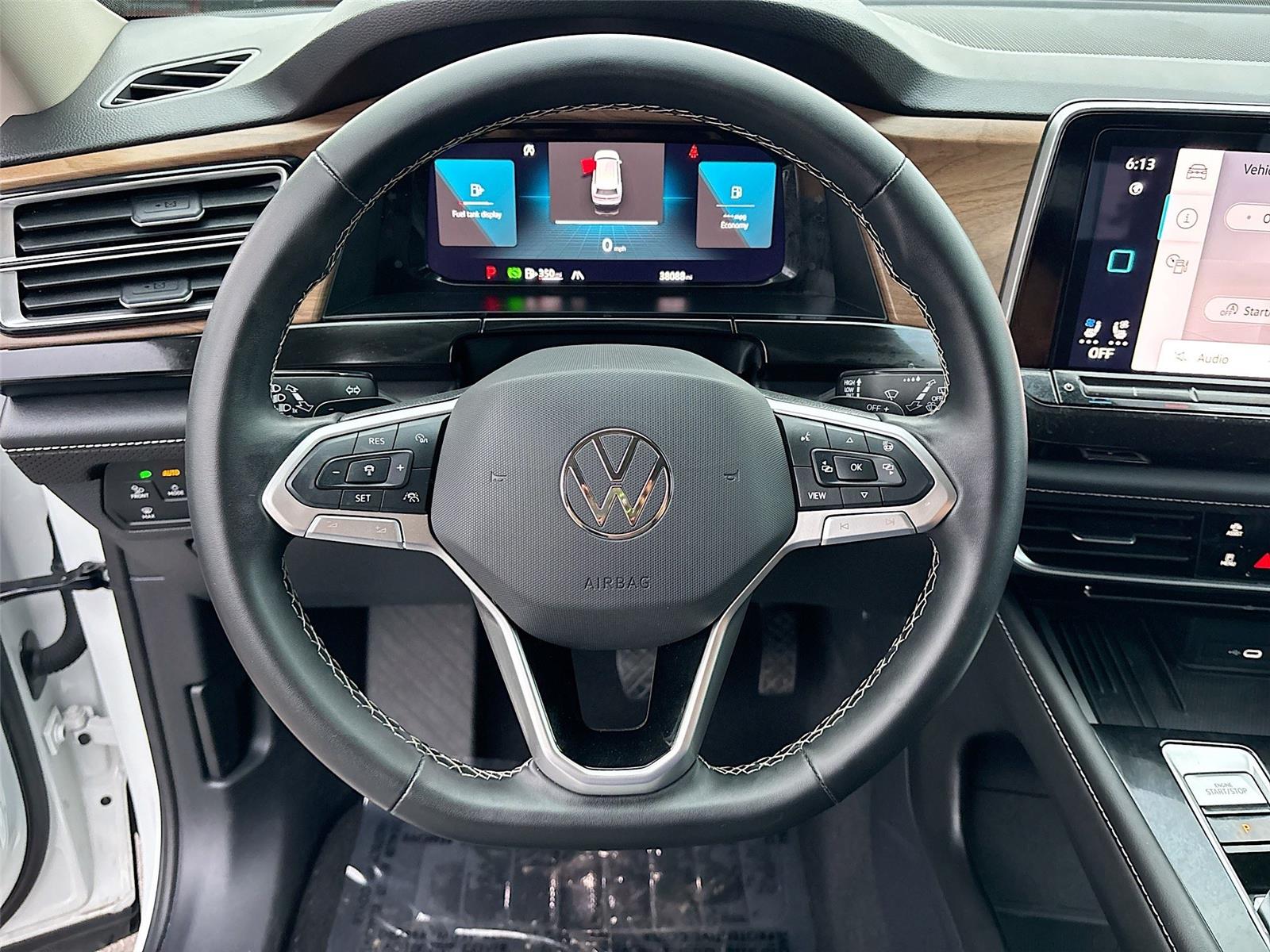 2025 Volkswagen Atlas 2.0T SE w/Technology