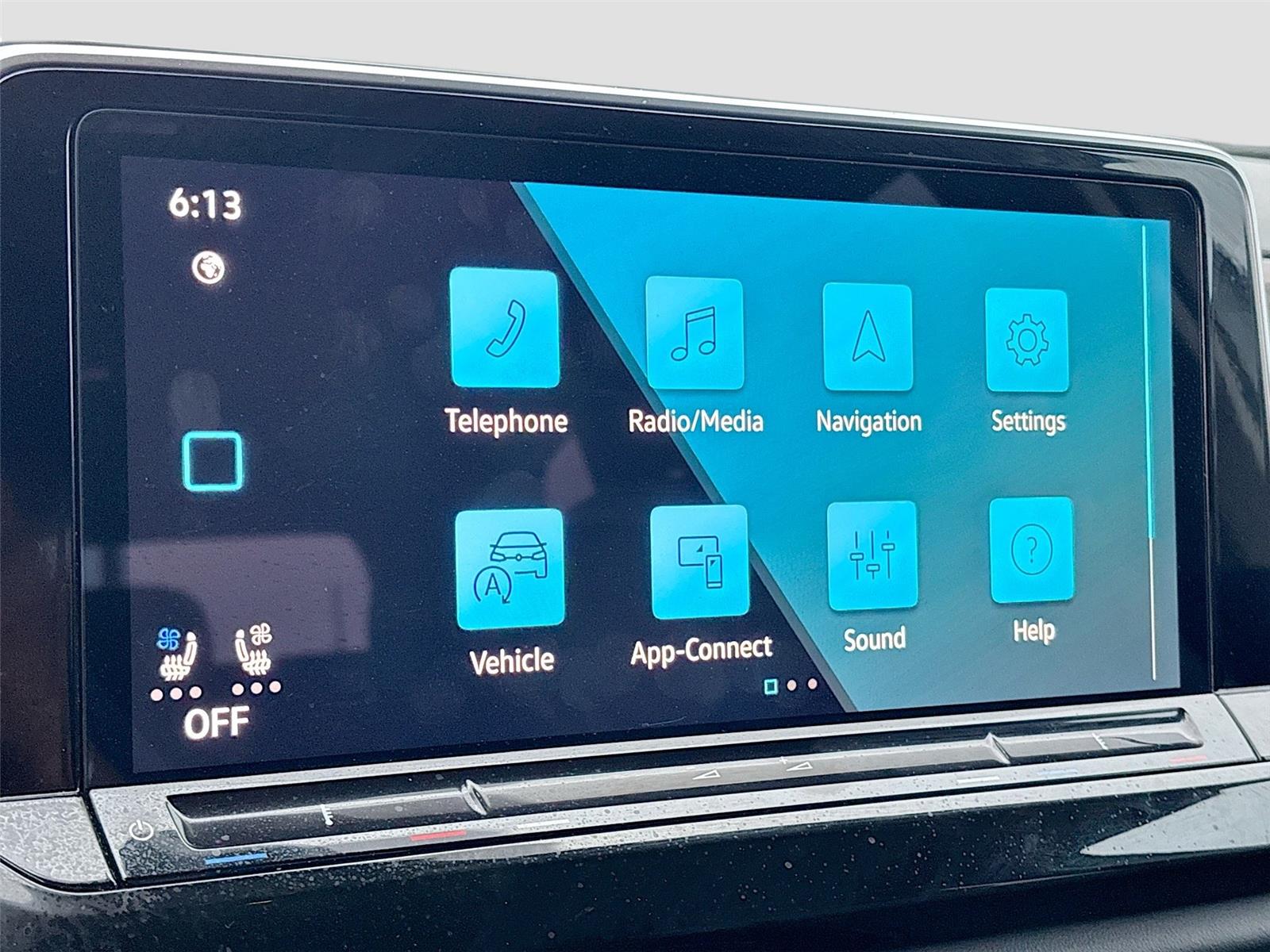 2025 Volkswagen Atlas 2.0T SE w/Technology