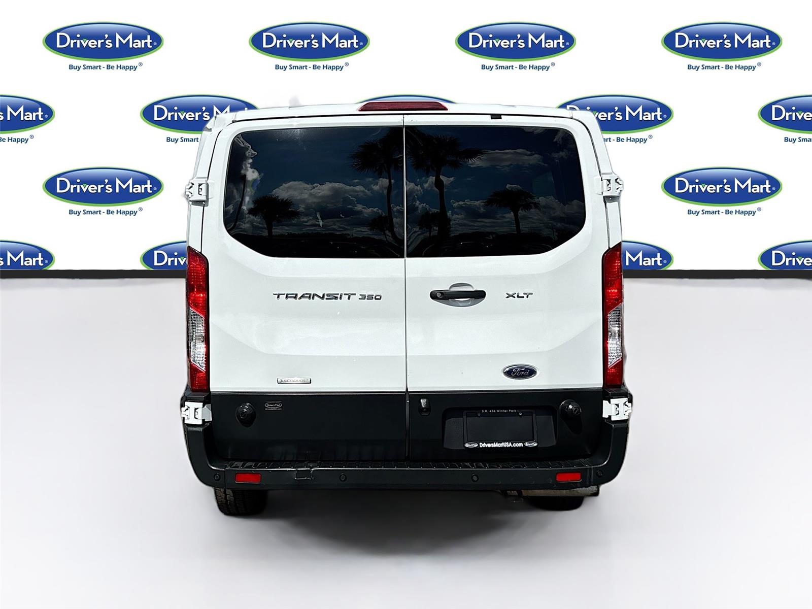 2024 Ford Transit Passenger Wagon XLT