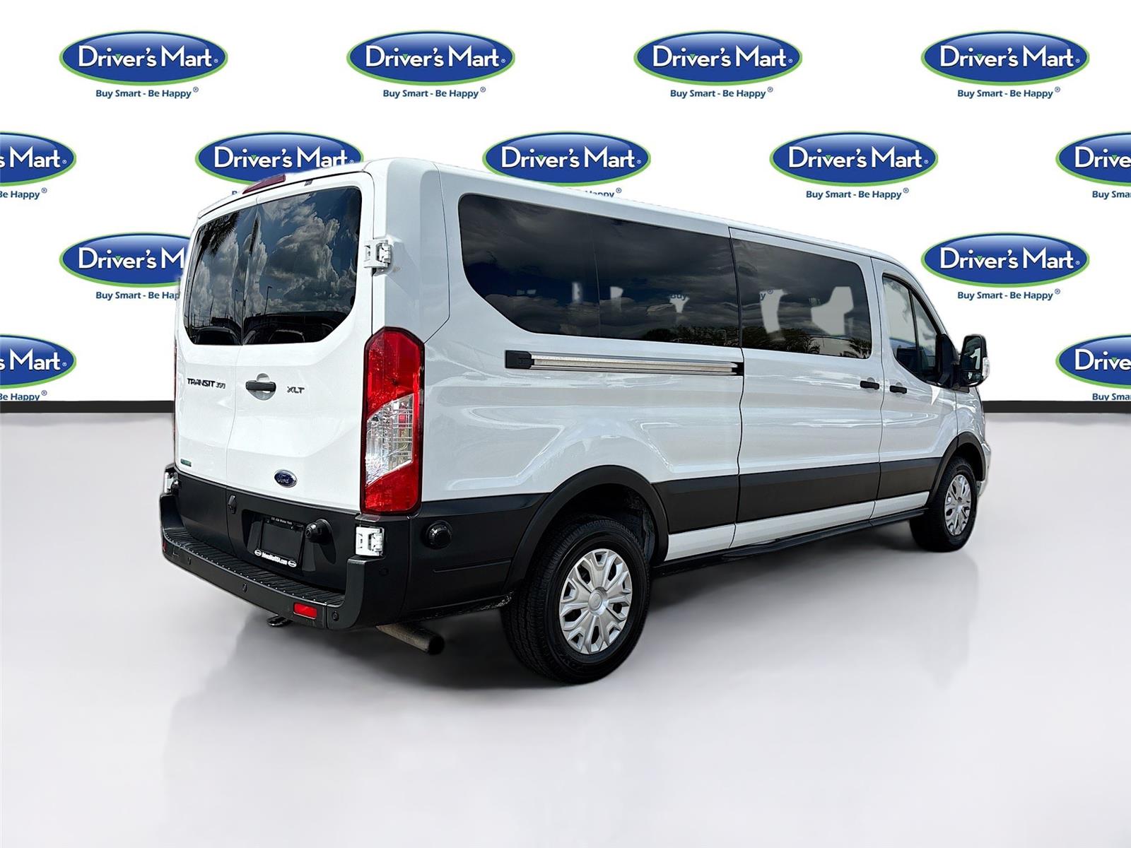 2024 Ford Transit Passenger Wagon XLT