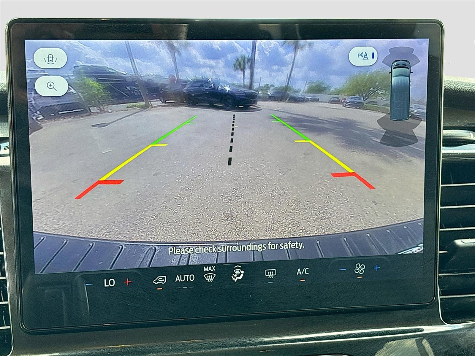 2024 Ford Transit Passenger Wagon XLT