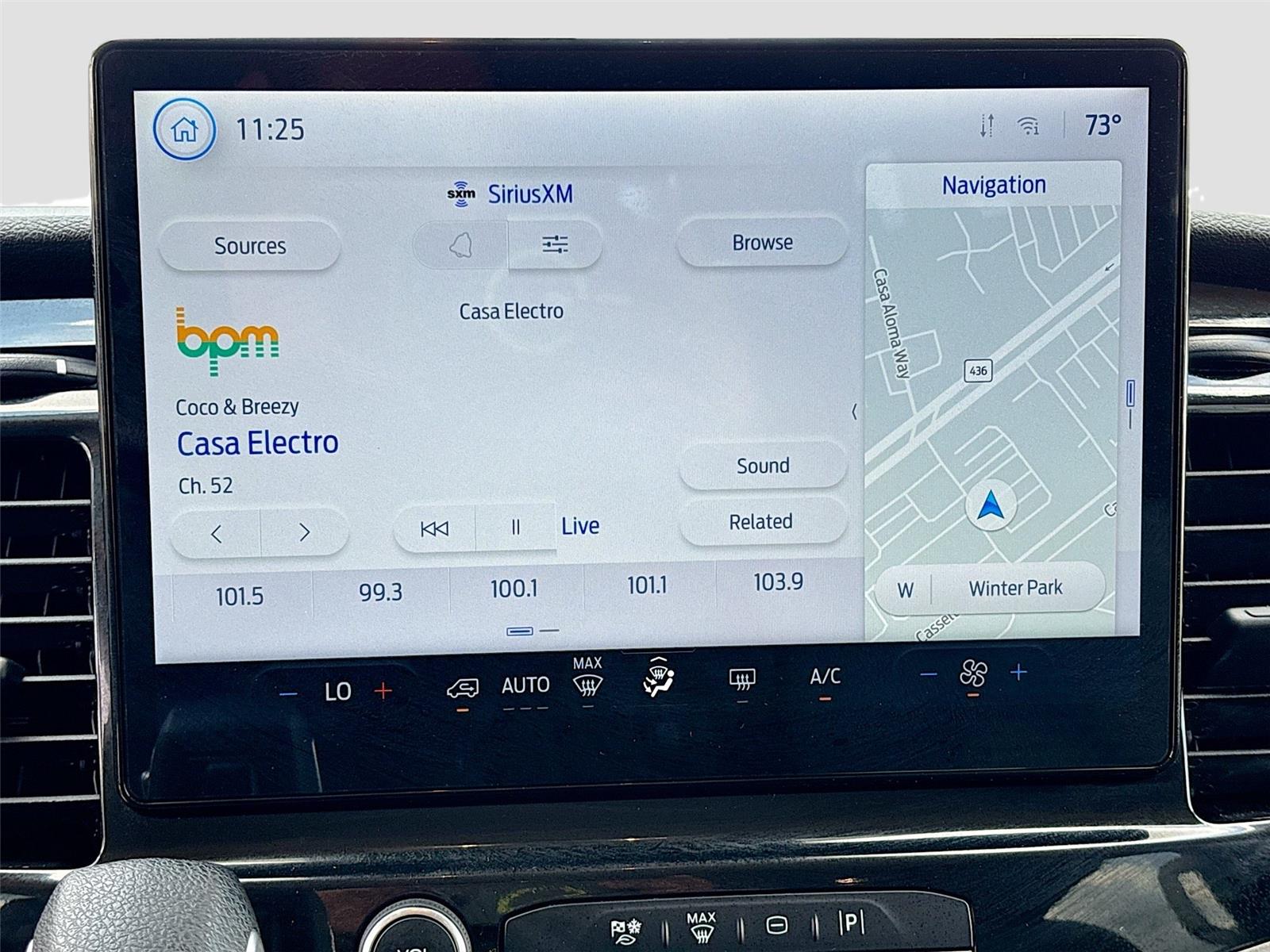 2024 Ford Transit Passenger Wagon XLT