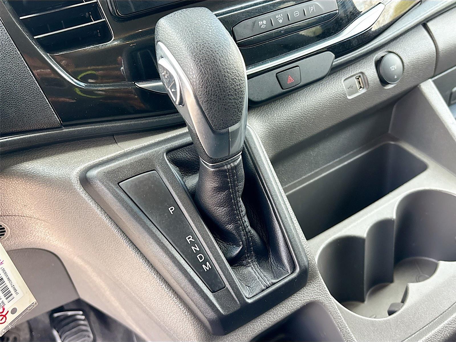 2024 Ford Transit Passenger Wagon XLT