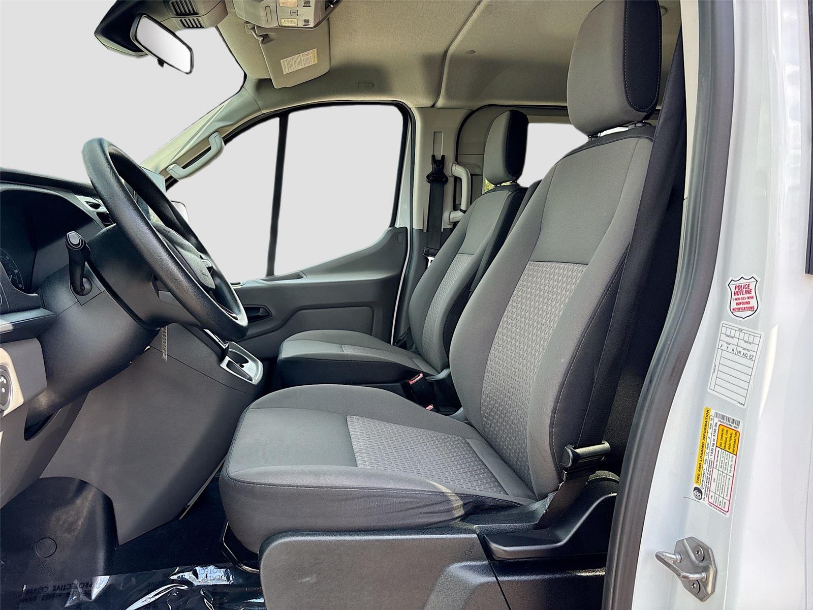 2024 Ford Transit Passenger Wagon XLT