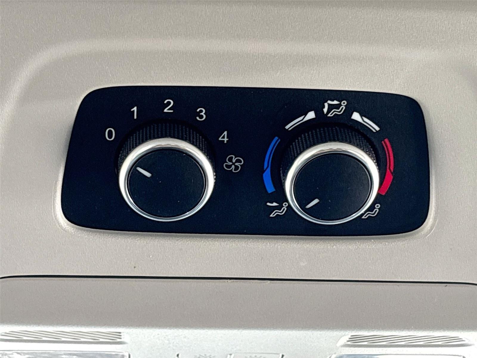 2024 Ford Transit Passenger Wagon XLT