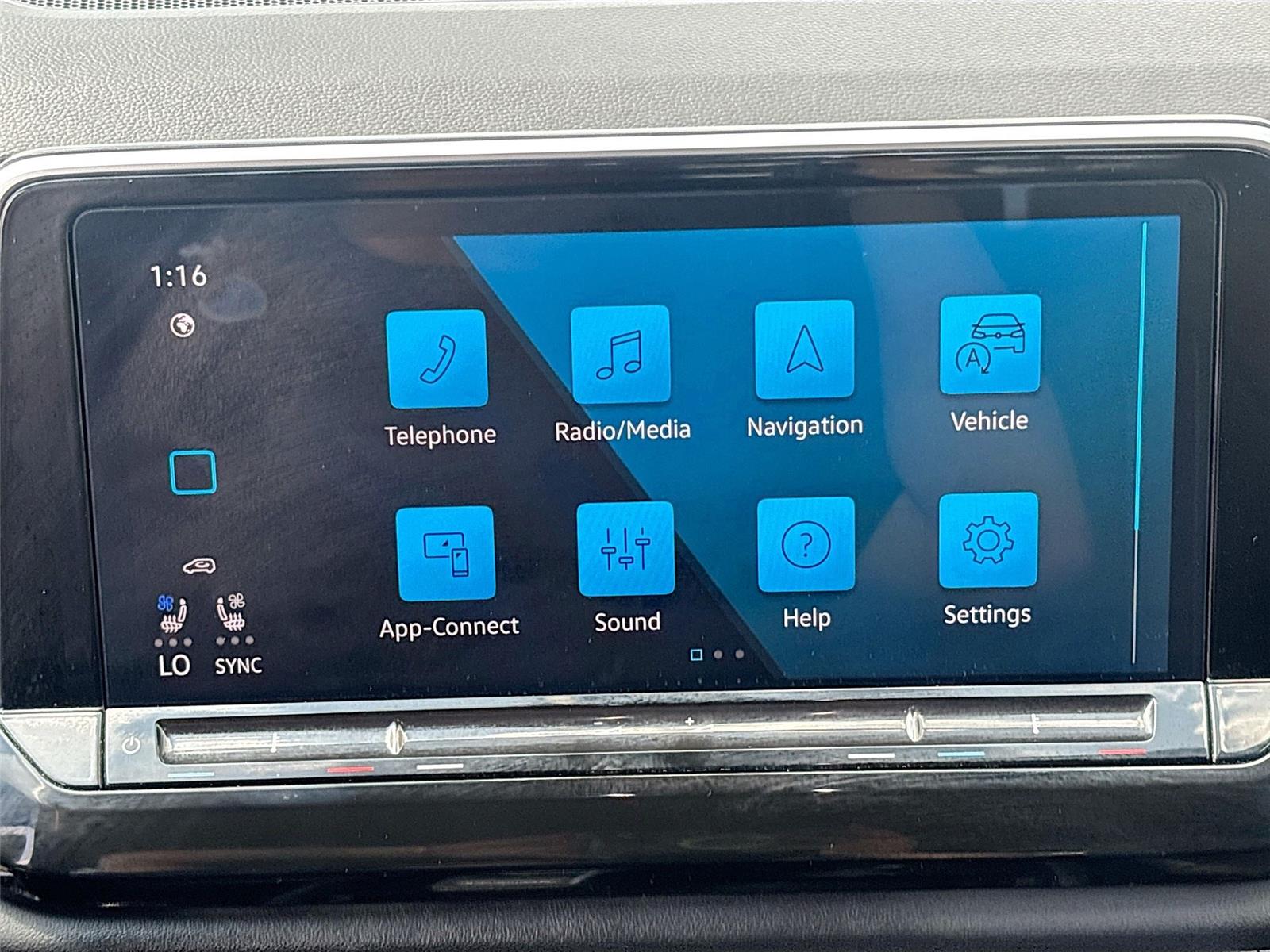 2025 Volkswagen Atlas 2.0T SE w/Technology