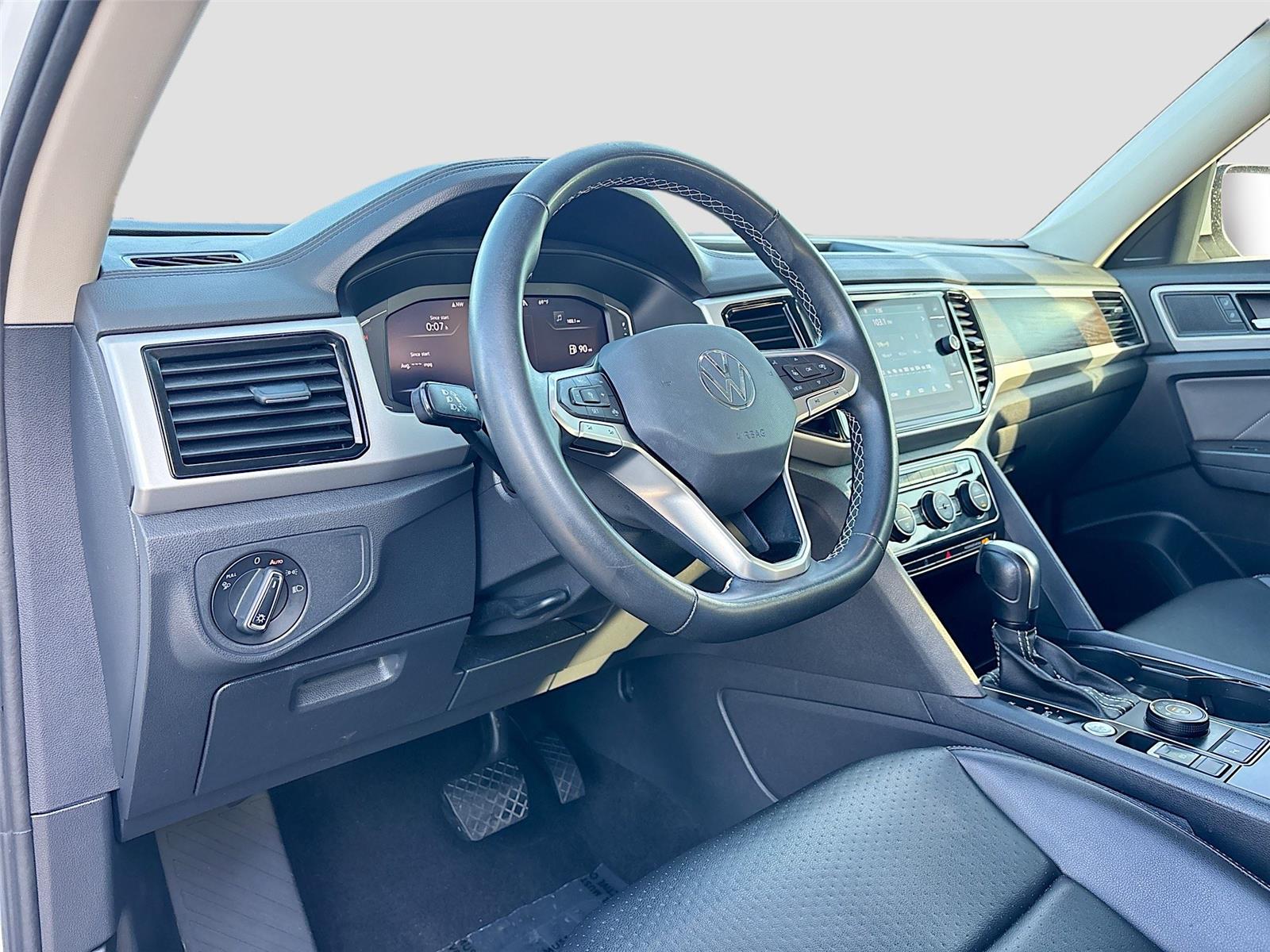 2022 Volkswagen Atlas 3.6L V6 SE w/Technology