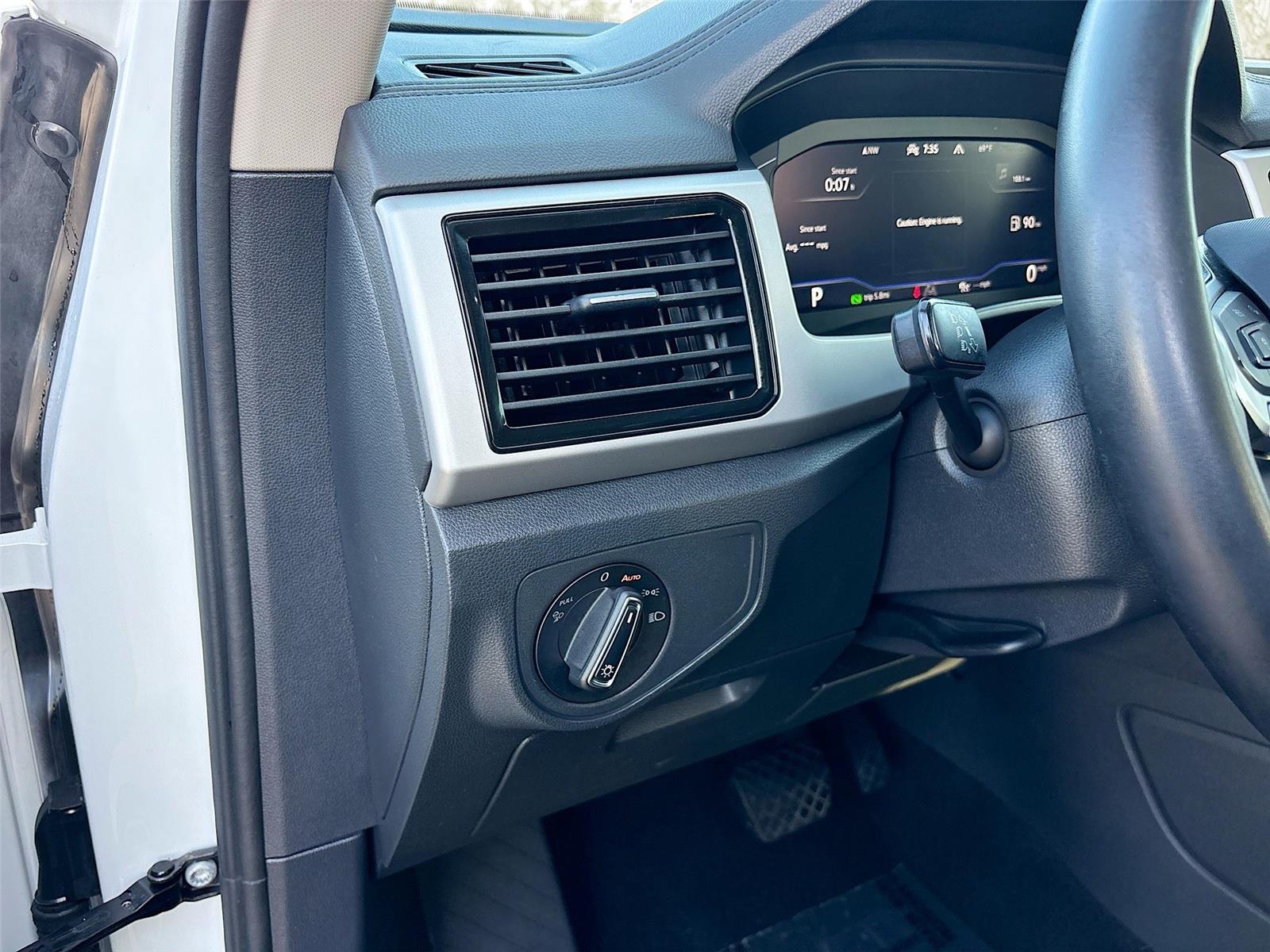 2022 Volkswagen Atlas 3.6L V6 SE w/Technology