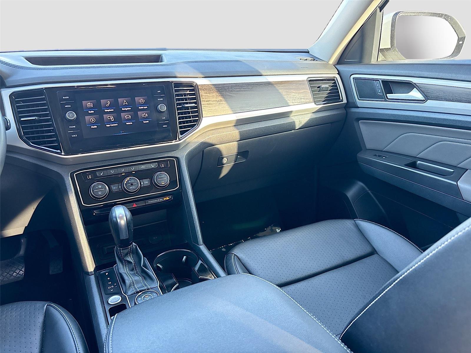 2022 Volkswagen Atlas 3.6L V6 SE w/Technology