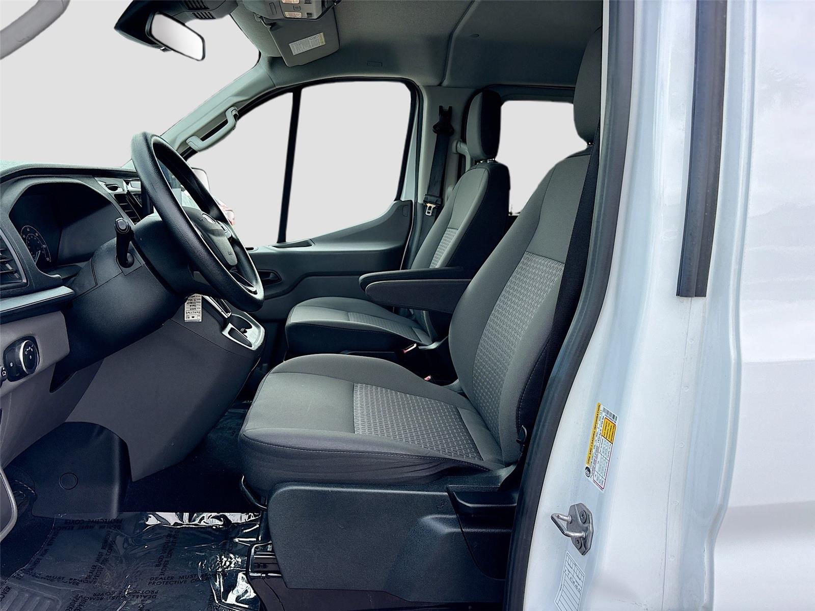 2024 Ford Transit Passenger Wagon XLT