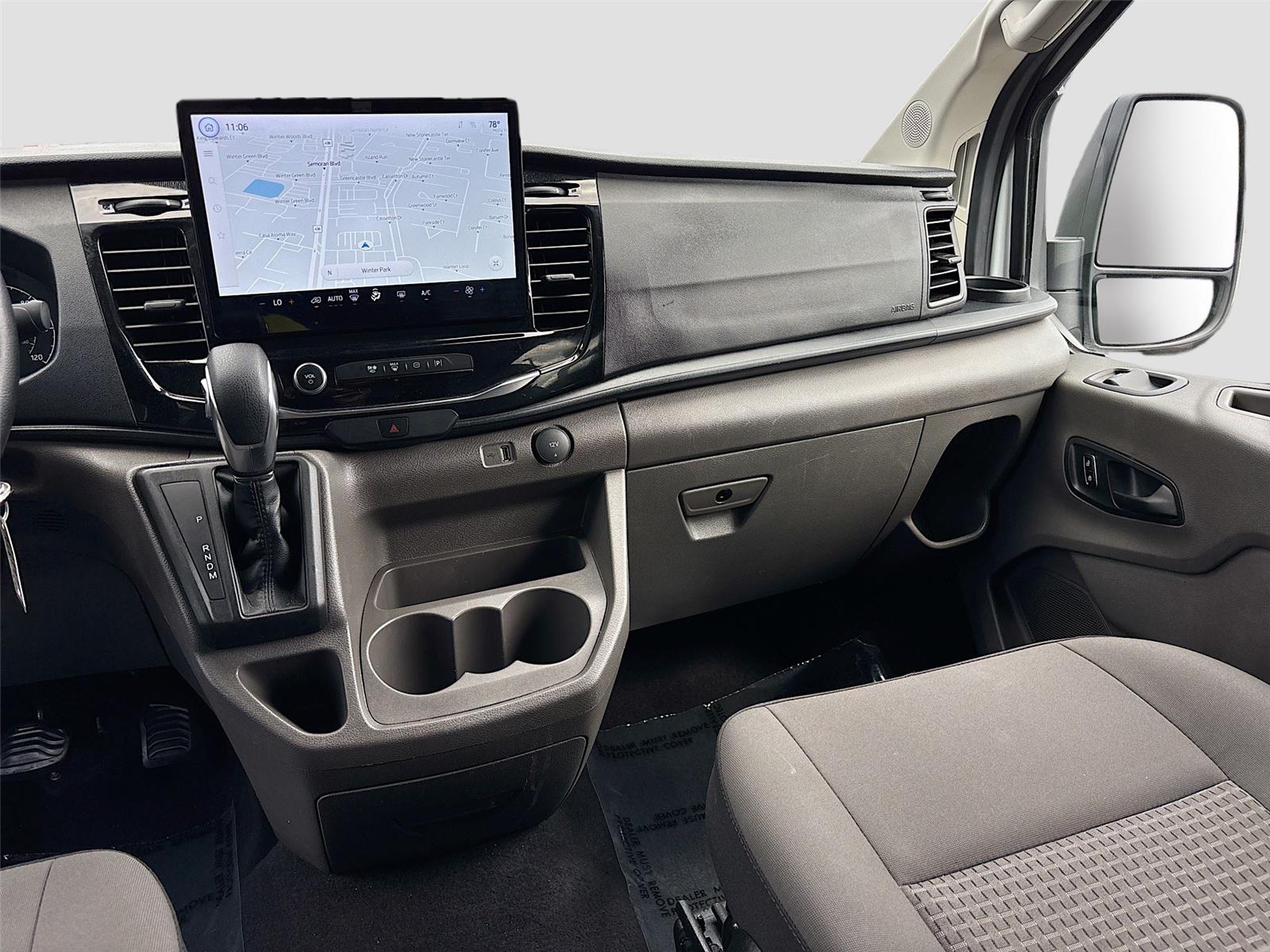 2024 Ford Transit Passenger Wagon XLT